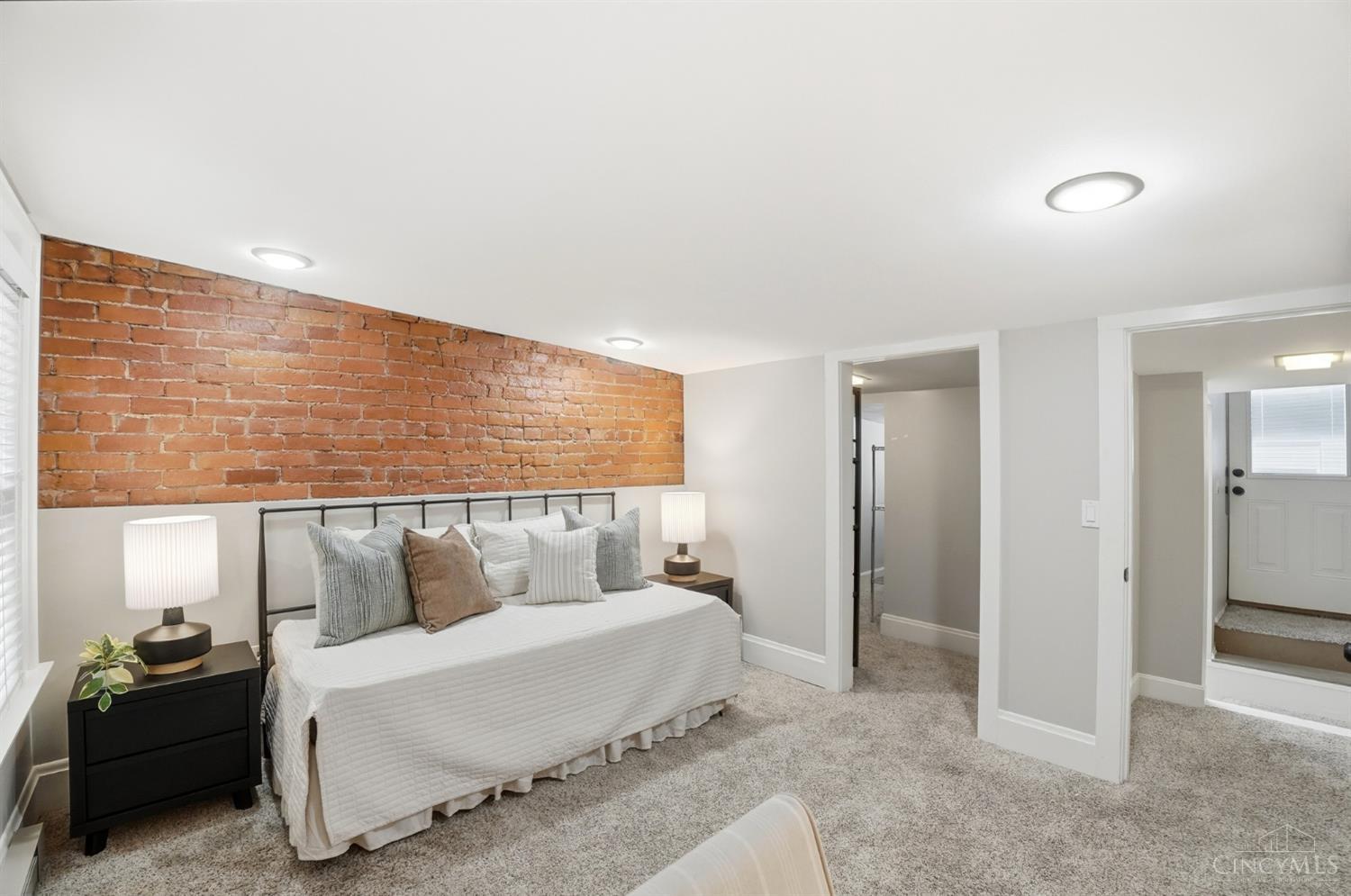 Cincinnati, Ohio, 45202, United States, 3 Bedrooms Bedrooms, ,2 BathroomsBathrooms,Residential,For Sale,2002925