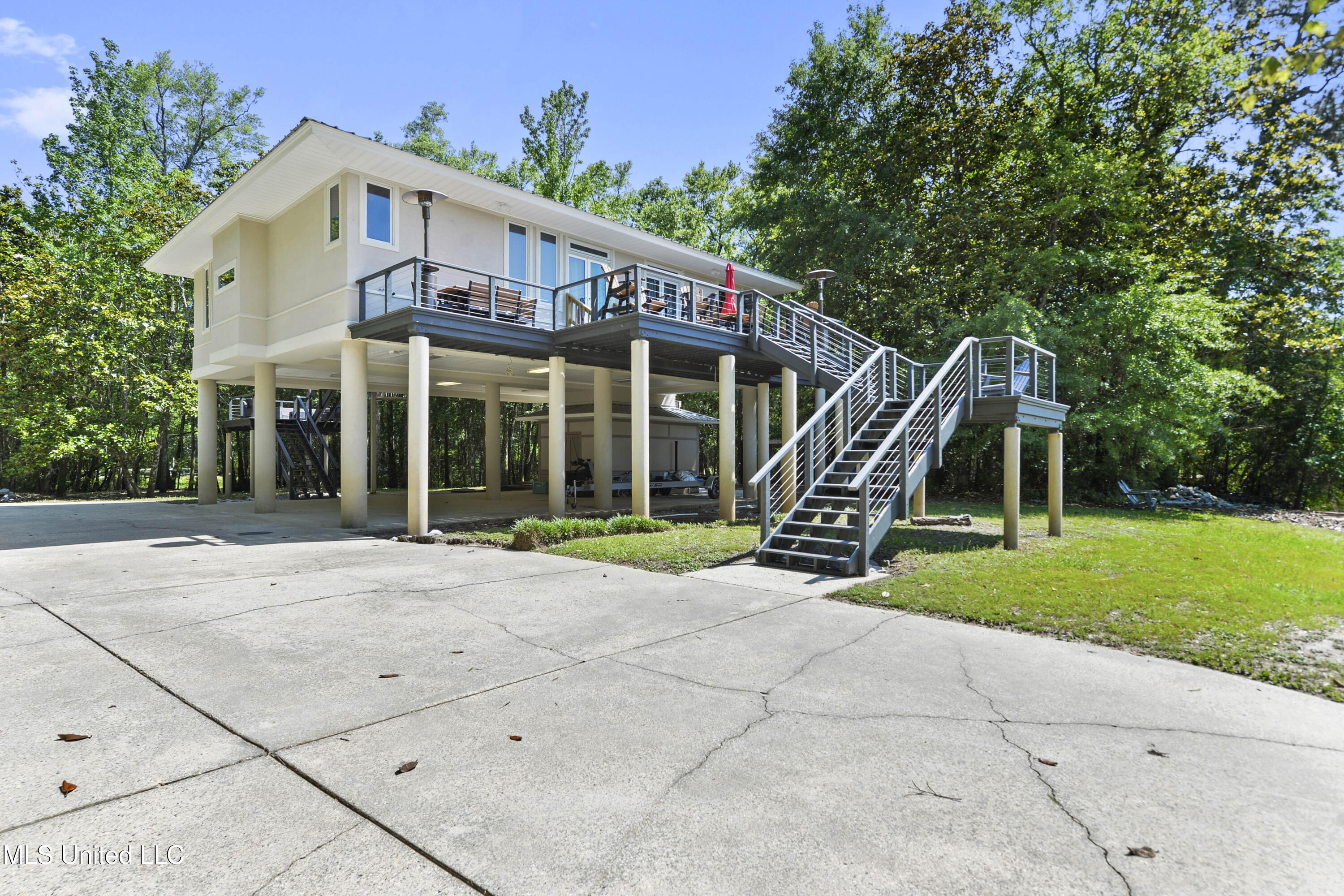 Biloxi, Mississippi, 39532, United States, 2 Bedrooms Bedrooms, ,2 BathroomsBathrooms,Residential,For Sale,1806133
