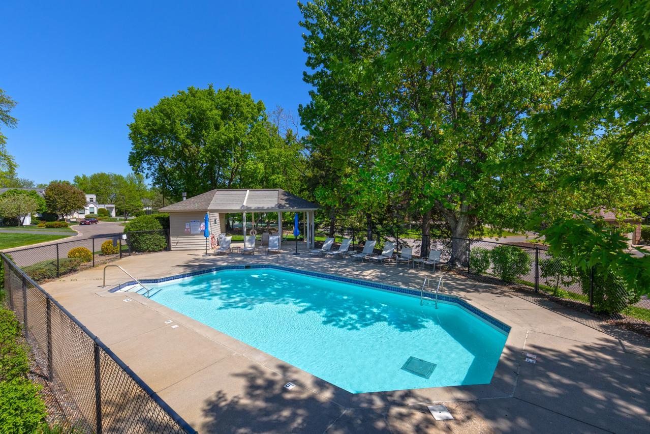 Minnetonka, Minnesota, 55305, United States, 3 Bedrooms Bedrooms, ,2 BathroomsBathrooms,Residential,For Sale,1903337