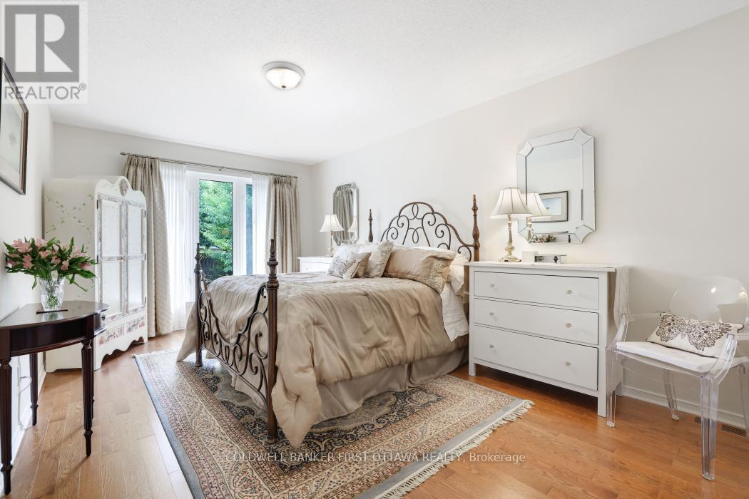 Ottawa, Ontario, K2S 1Z6, CA, 3 Bedrooms Bedrooms, ,3 BathroomsBathrooms,Residential,For Sale,1906768