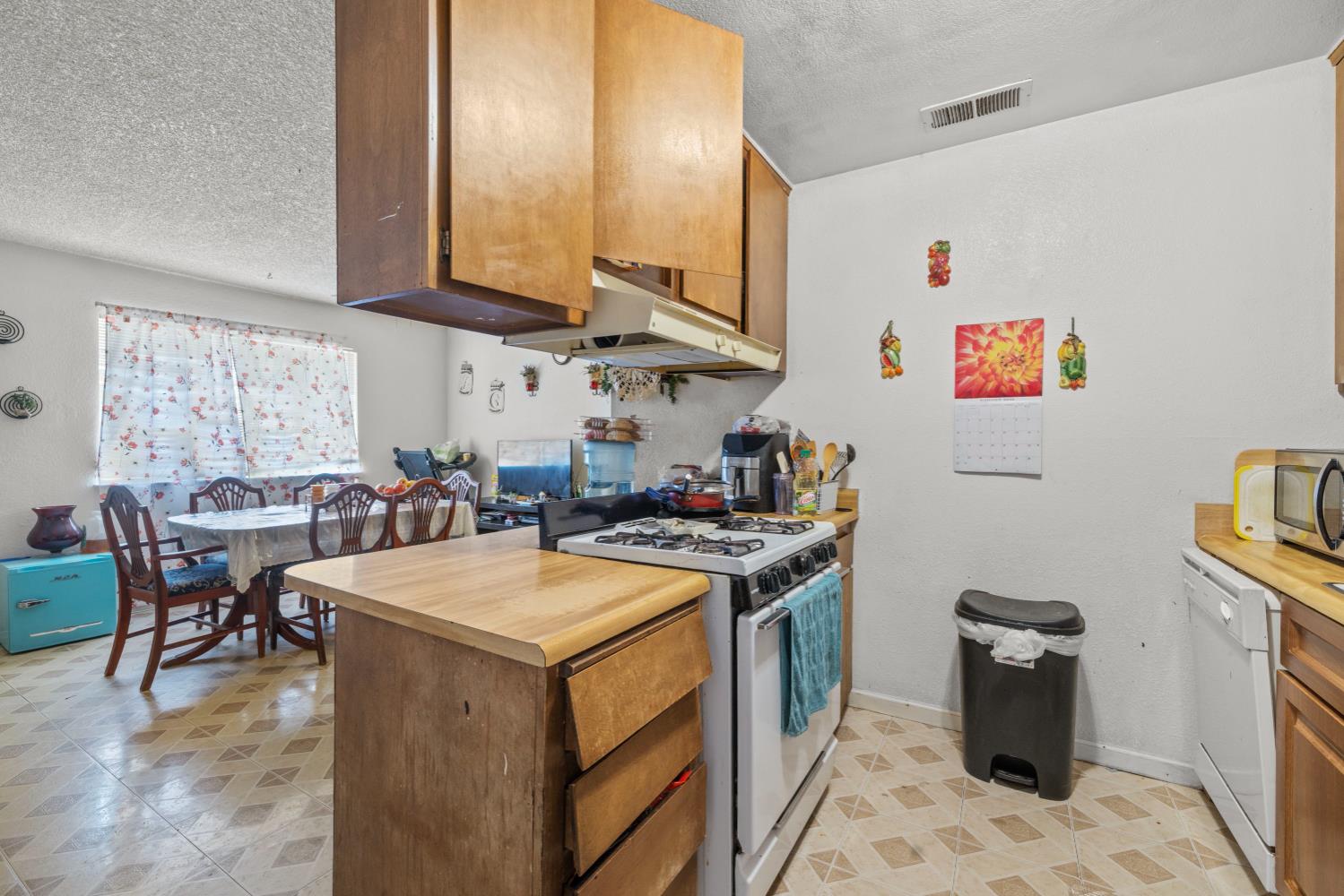 North Highlands, California, 95660, United States, ,Residential,For Sale,1941580