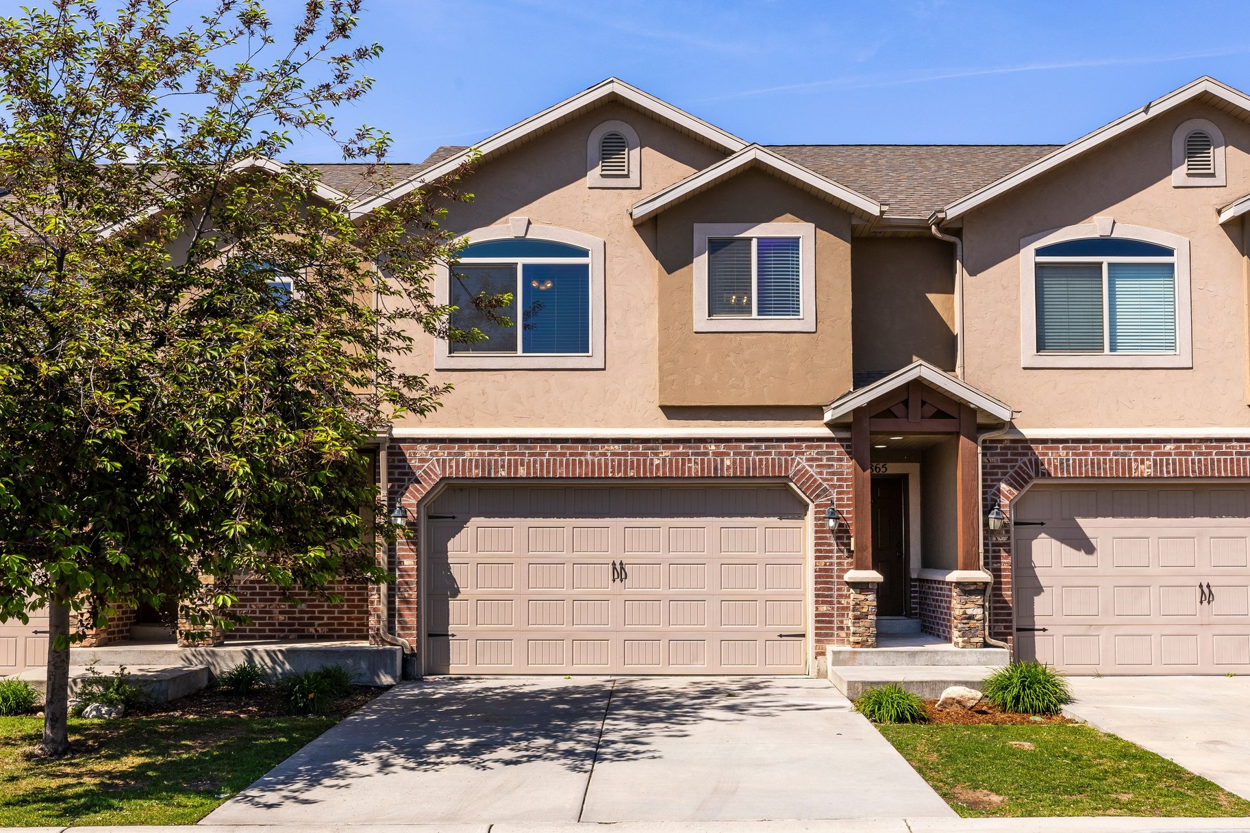 Townhome with Fully Finished Basement - 物件實景