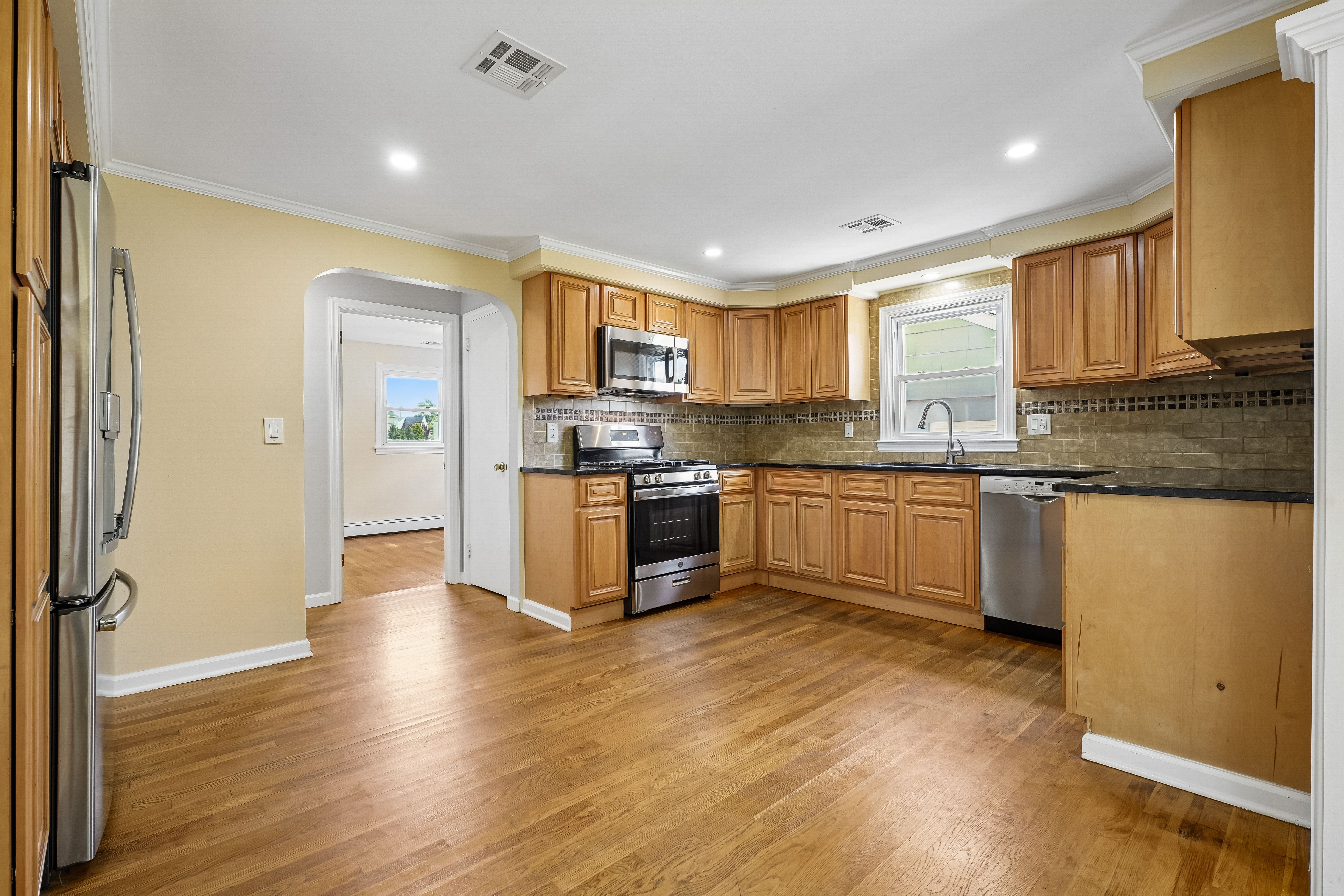  1402 Dey Street, South Plainfield, NJ 07080 - 物件實景
