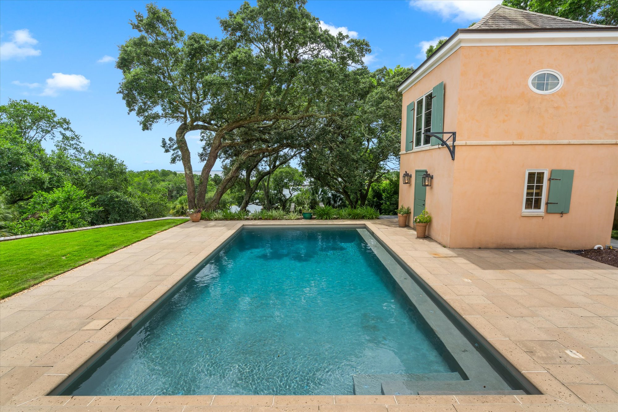  French Architecture on Bayou Texar - 物件實景