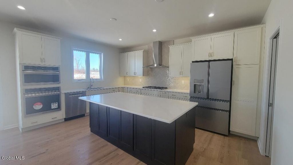 Mechanicville, New York, 12118, United States, 3 Bedrooms Bedrooms, ,3 BathroomsBathrooms,Residential,For Sale,1989514