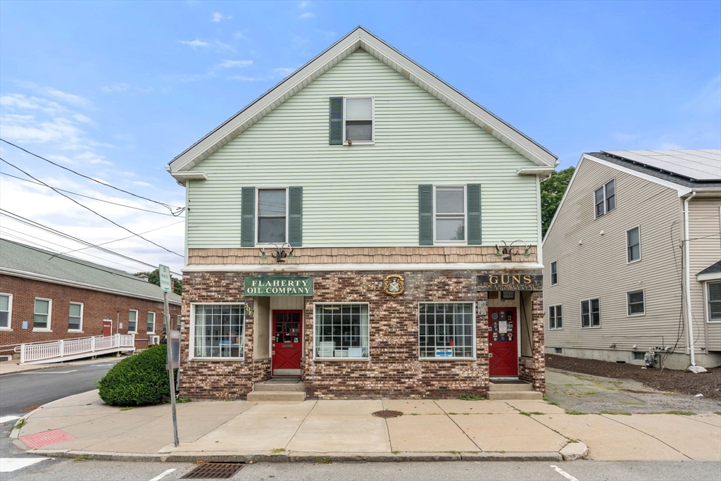 Waltham, Massachusetts, 02453, United States, 2 Bedrooms Bedrooms, ,4 BathroomsBathrooms,Residential,For Sale,1916718