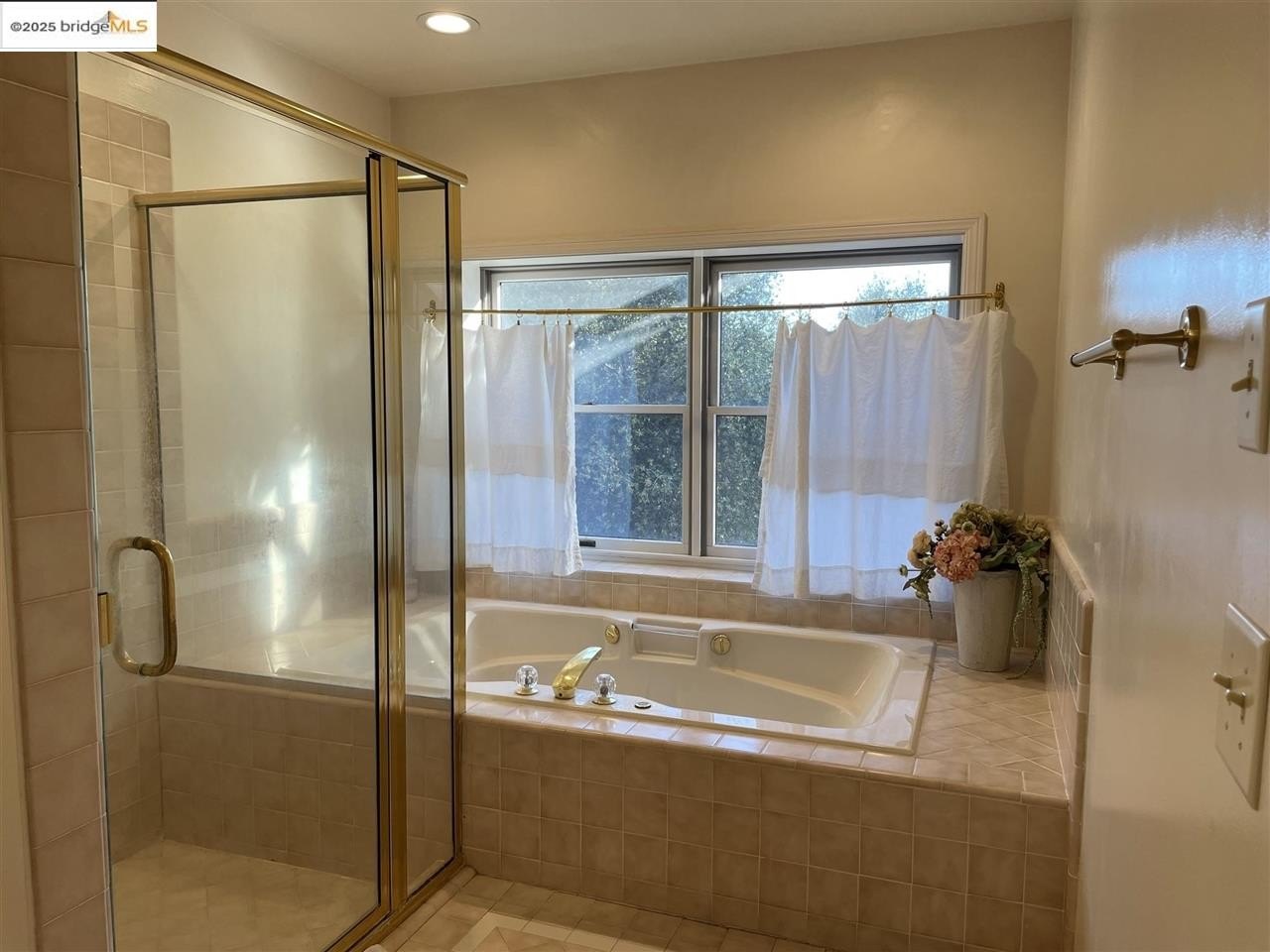 Sonora, California, 95370, United States, 4 Bedrooms Bedrooms, ,3 BathroomsBathrooms,Residential,For Sale,1976244