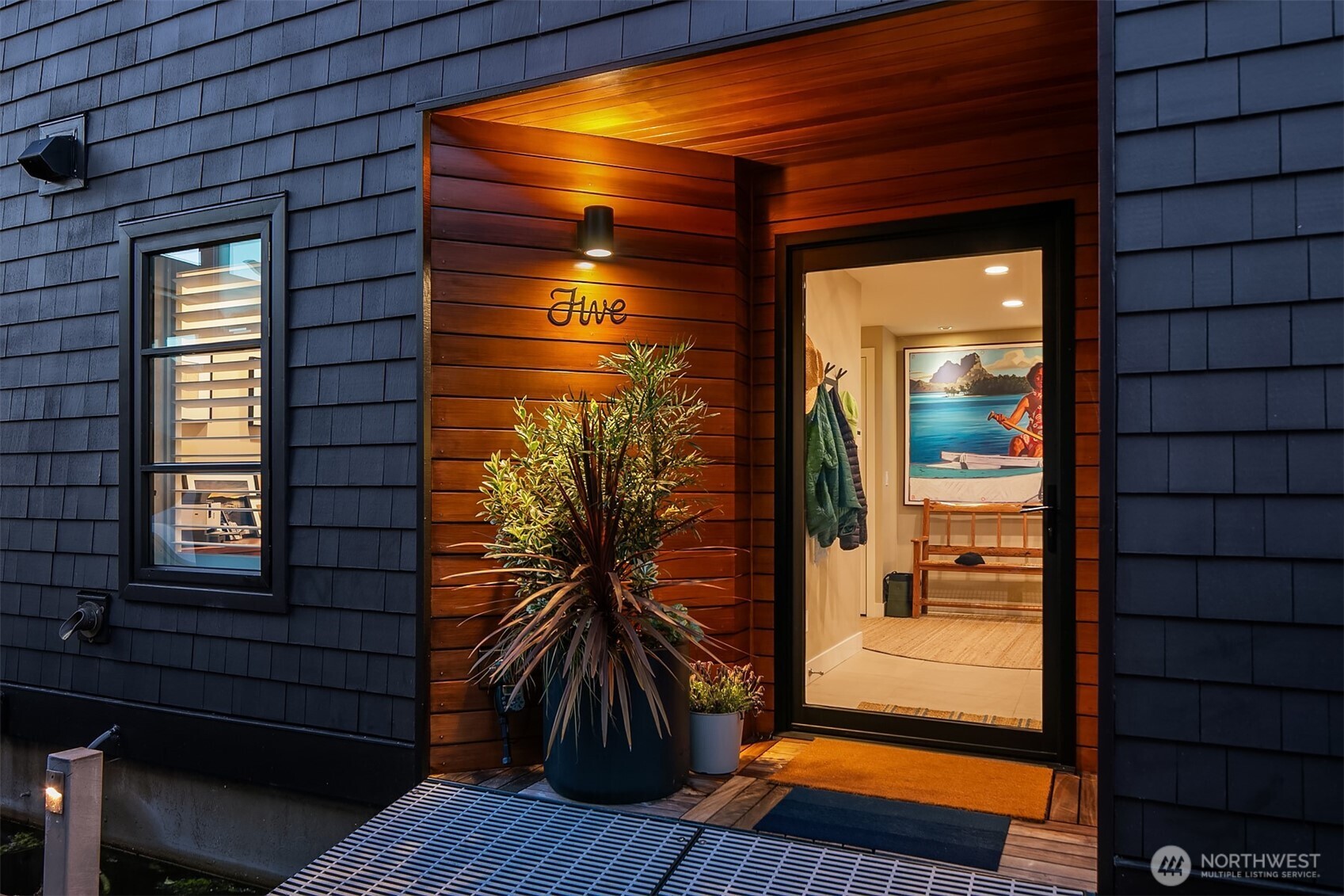 Seattle, Washington, 98102, United States, 3 Bedrooms Bedrooms, ,2 BathroomsBathrooms,Residential,For Sale,1807048
