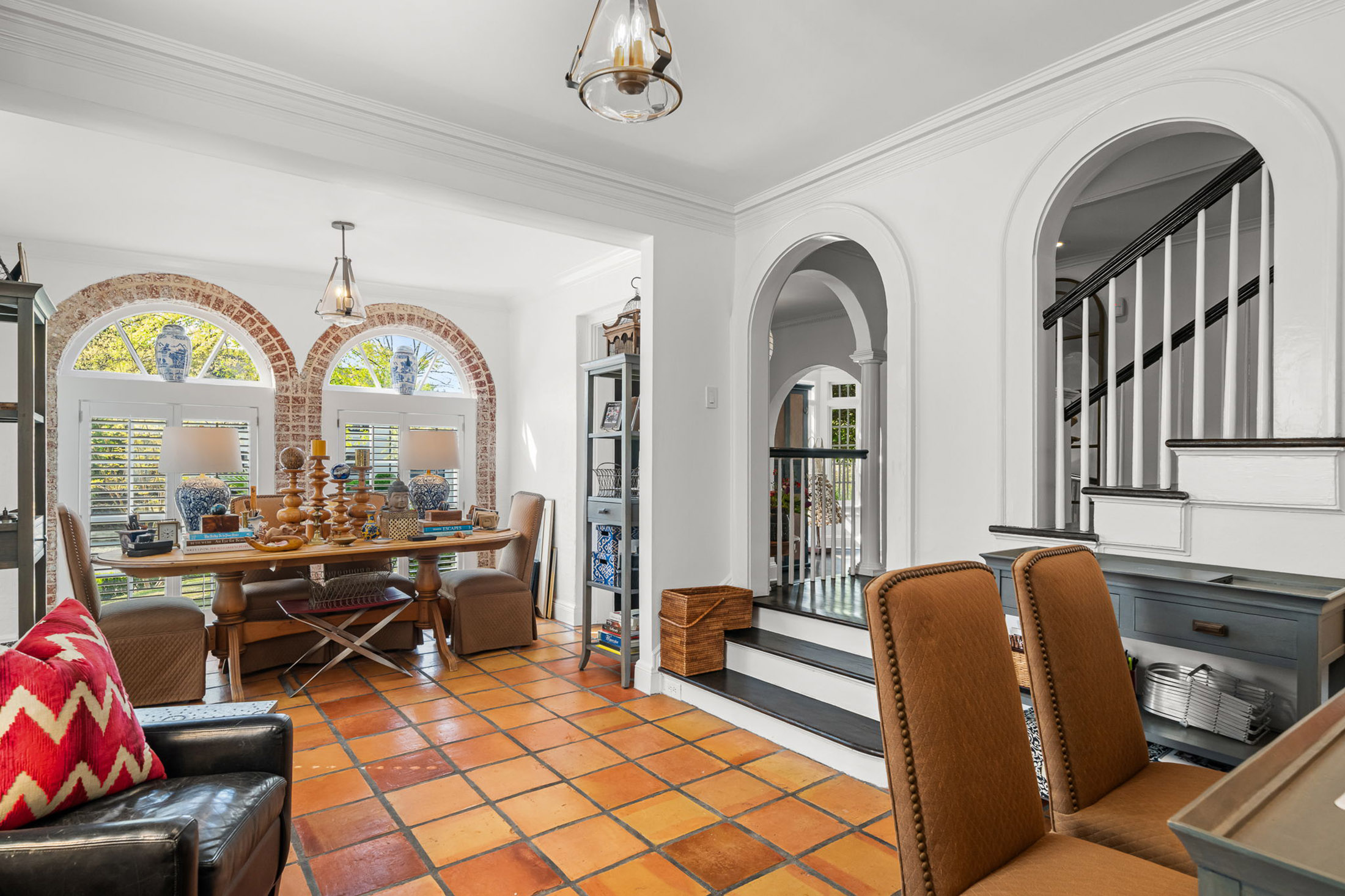  Timeless Ardmore Park Home Blends Classic Charm with Custom Renovations - 物件實景