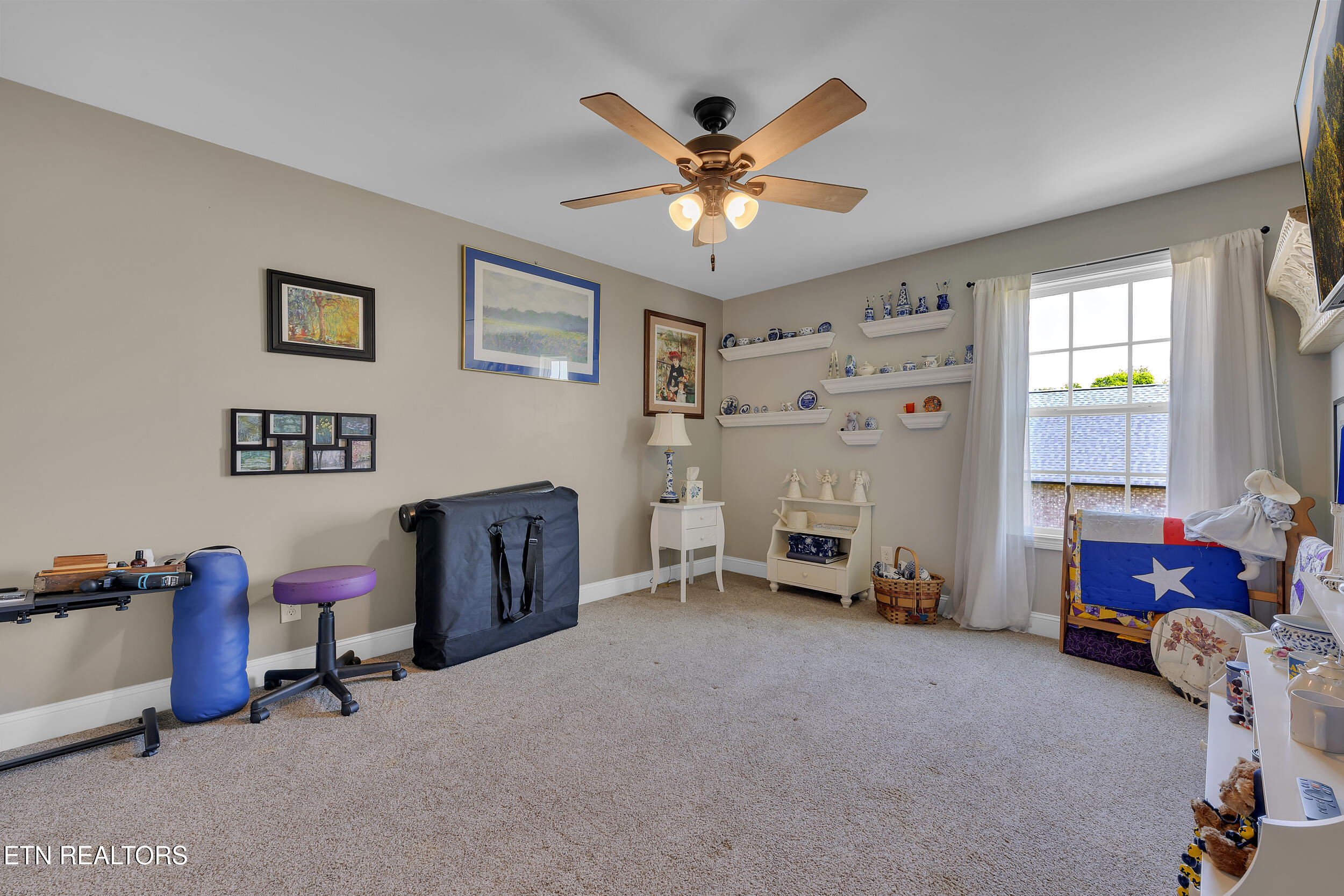 Sevierville, Tennessee, 37876, United States, 5 Bedrooms Bedrooms, ,4 BathroomsBathrooms,Residential,For Sale,1930637