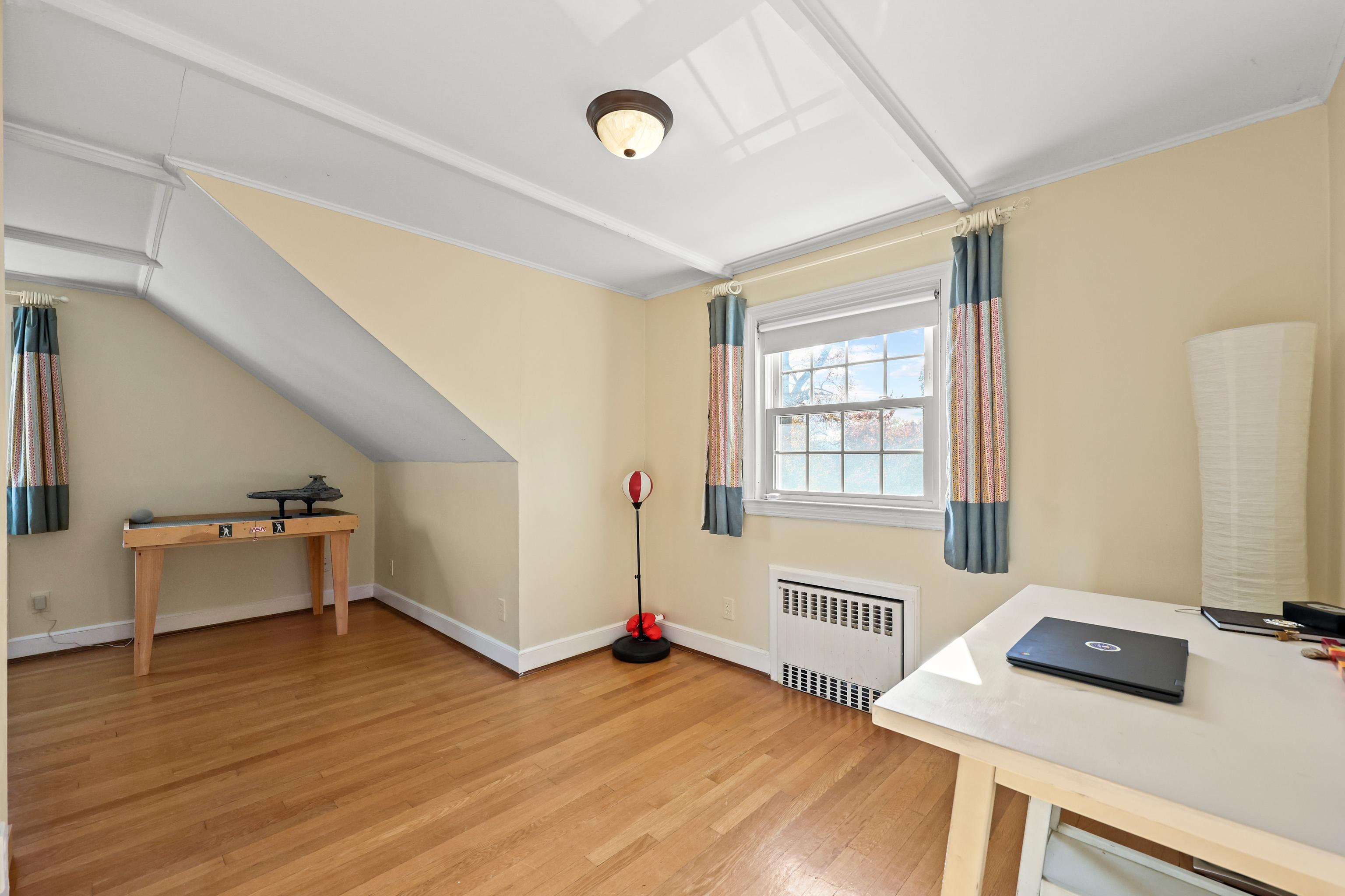 West Hartford, Connecticut, 06110, United States, 4 Bedrooms Bedrooms, ,2 BathroomsBathrooms,Residential,For Sale,1990757