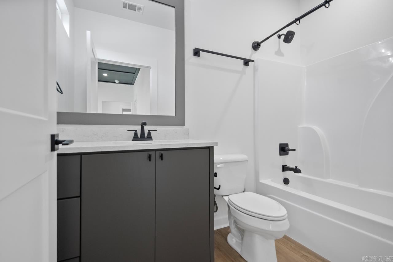 Bryant, Arkansas, 72022, United States, 5 Bedrooms Bedrooms, ,5 BathroomsBathrooms,Residential,For Sale,1978792