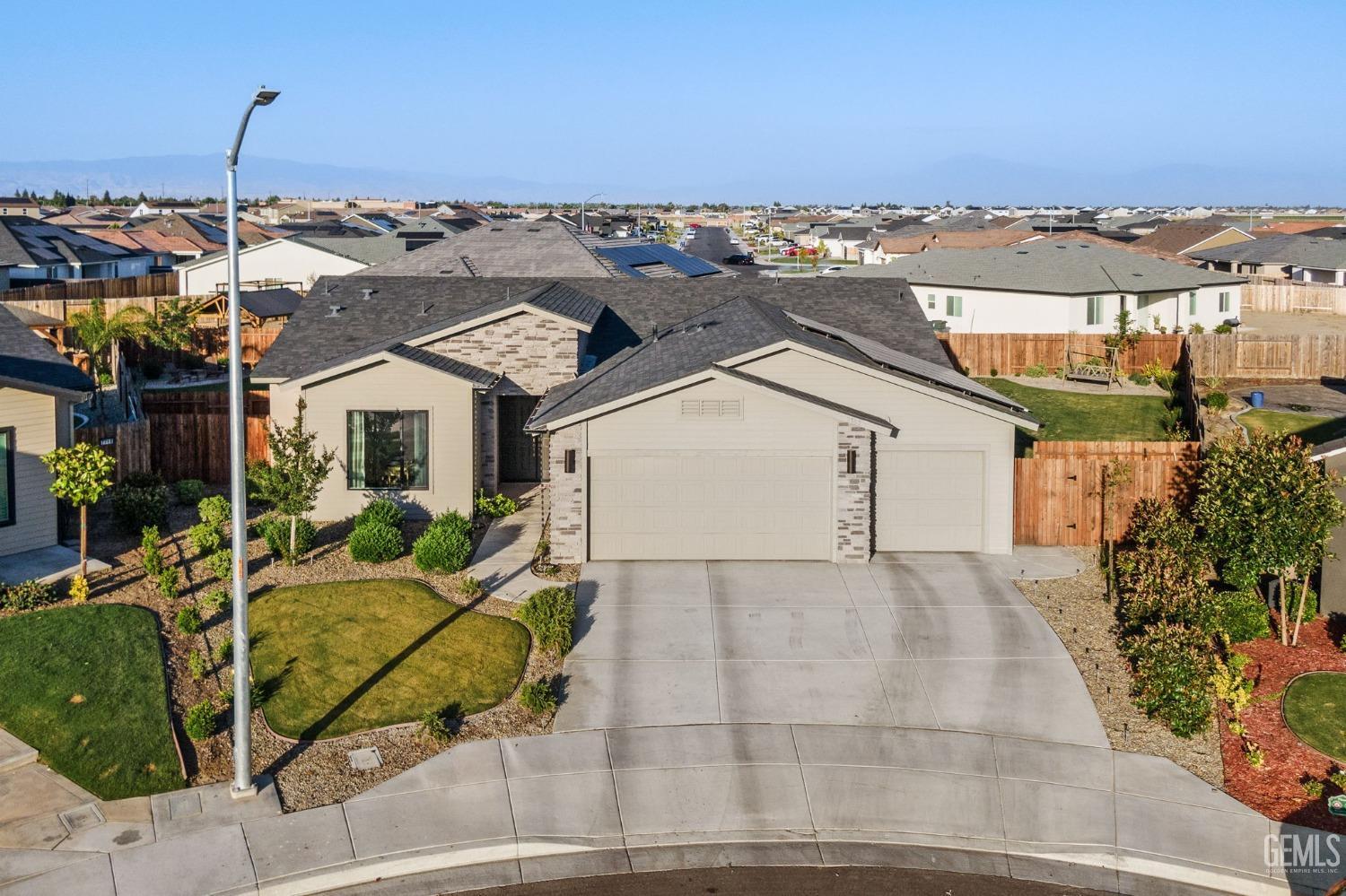 Bakersfield, California, 93313, United States, 4 Bedrooms Bedrooms, ,3 BathroomsBathrooms,Residential,For Sale,1917605