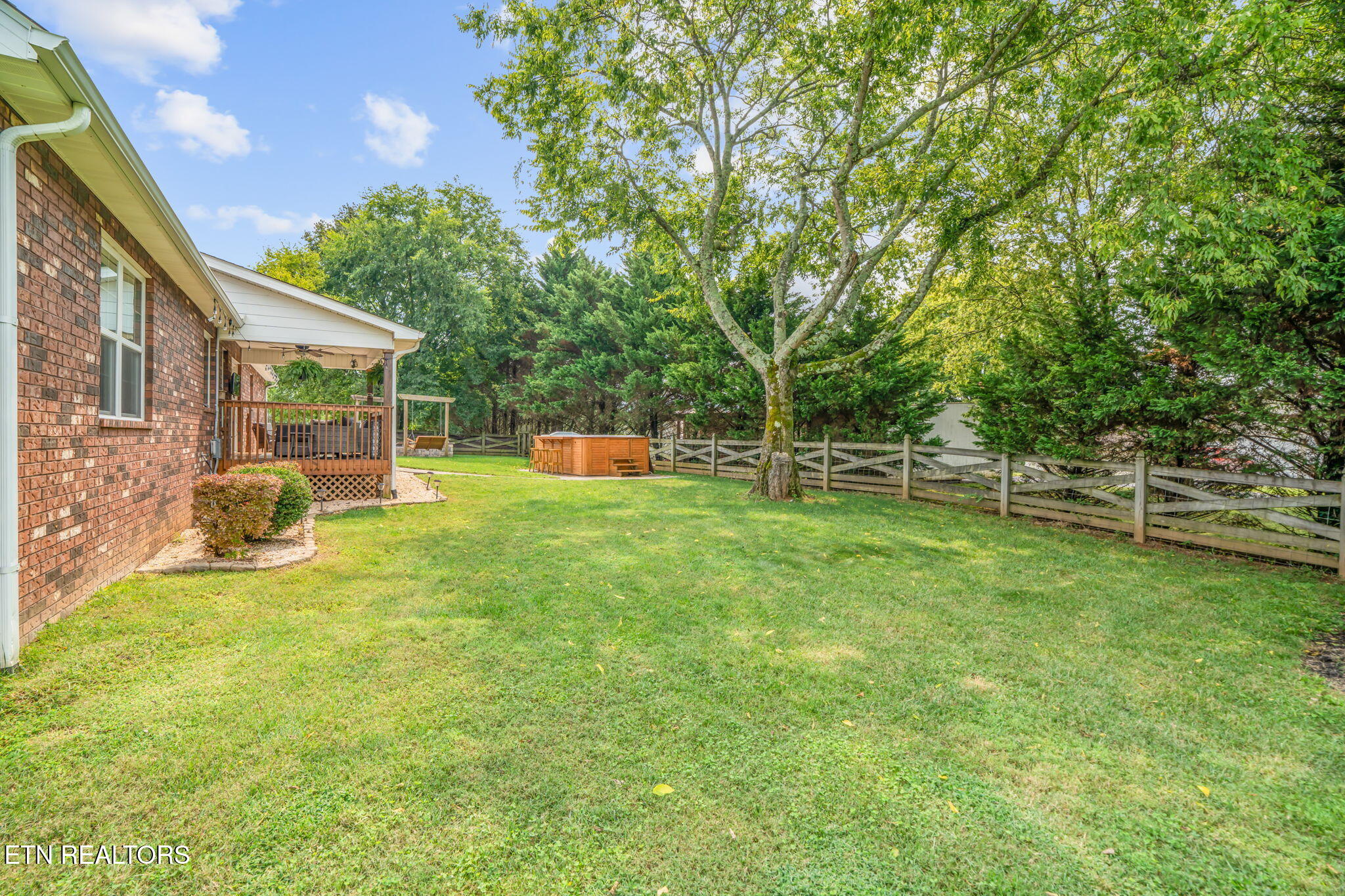 Maryville, Tennessee, 37803, United States, 3 Bedrooms Bedrooms, ,2 BathroomsBathrooms,Residential,For Sale,1942591