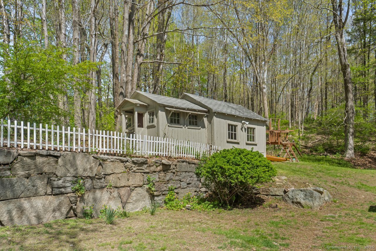 Woodbury, Connecticut, 06798, United States, 4 Bedrooms Bedrooms, ,3 BathroomsBathrooms,Residential,For Sale,1890023