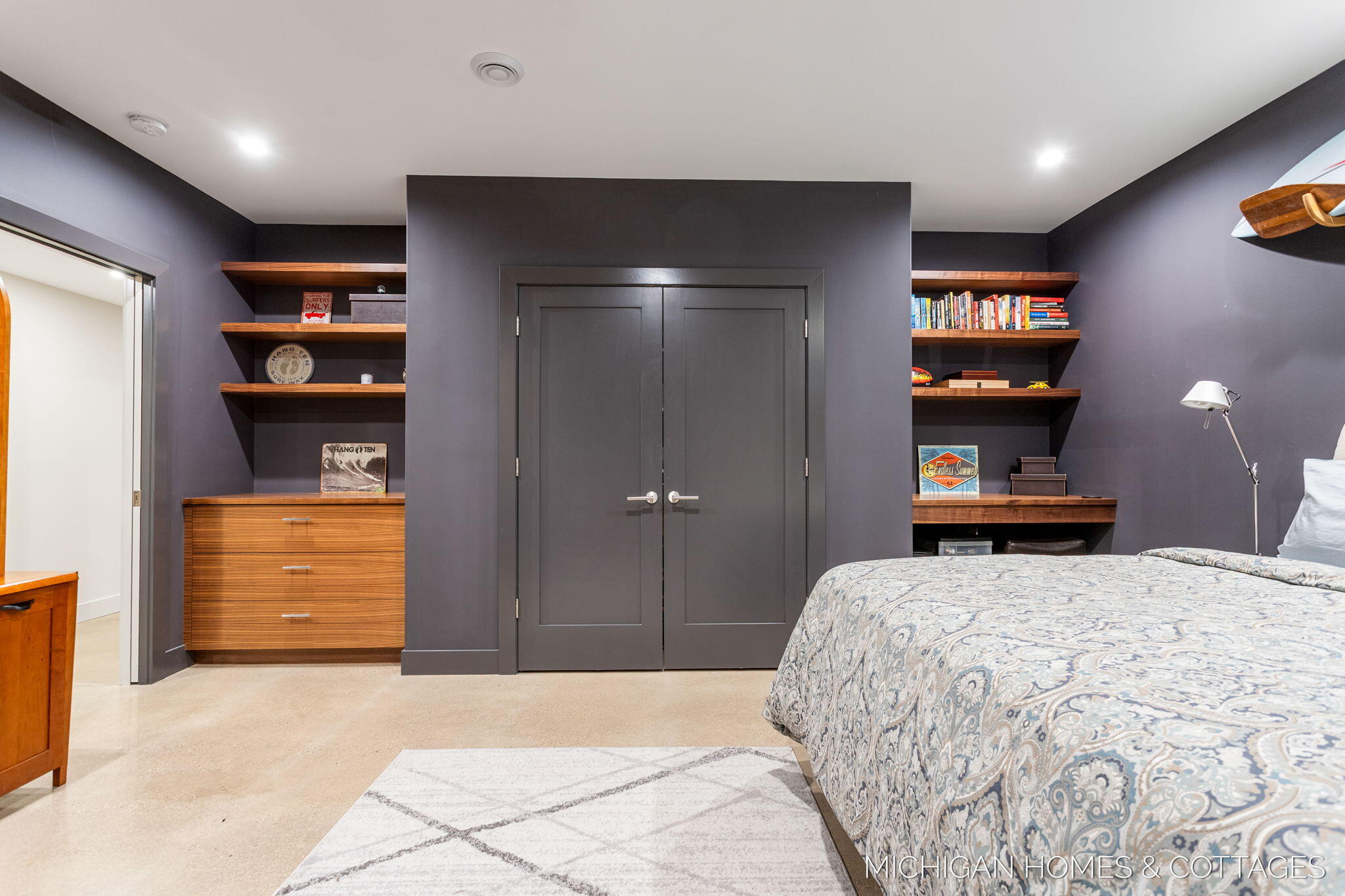 Saugatuck, Michigan, 49453, United States, 5 Bedrooms Bedrooms, ,4 BathroomsBathrooms,Residential,For Sale,1940964