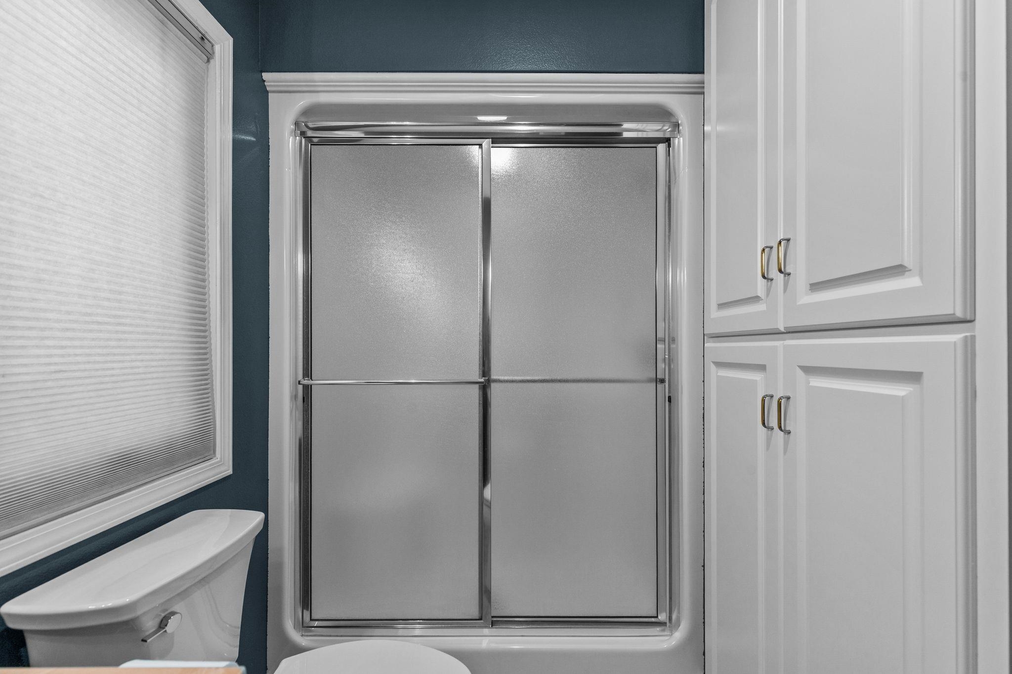Winneconne, Wisconsin, 54986, United States, 3 Bedrooms Bedrooms, ,4 BathroomsBathrooms,Residential,For Sale,1944874