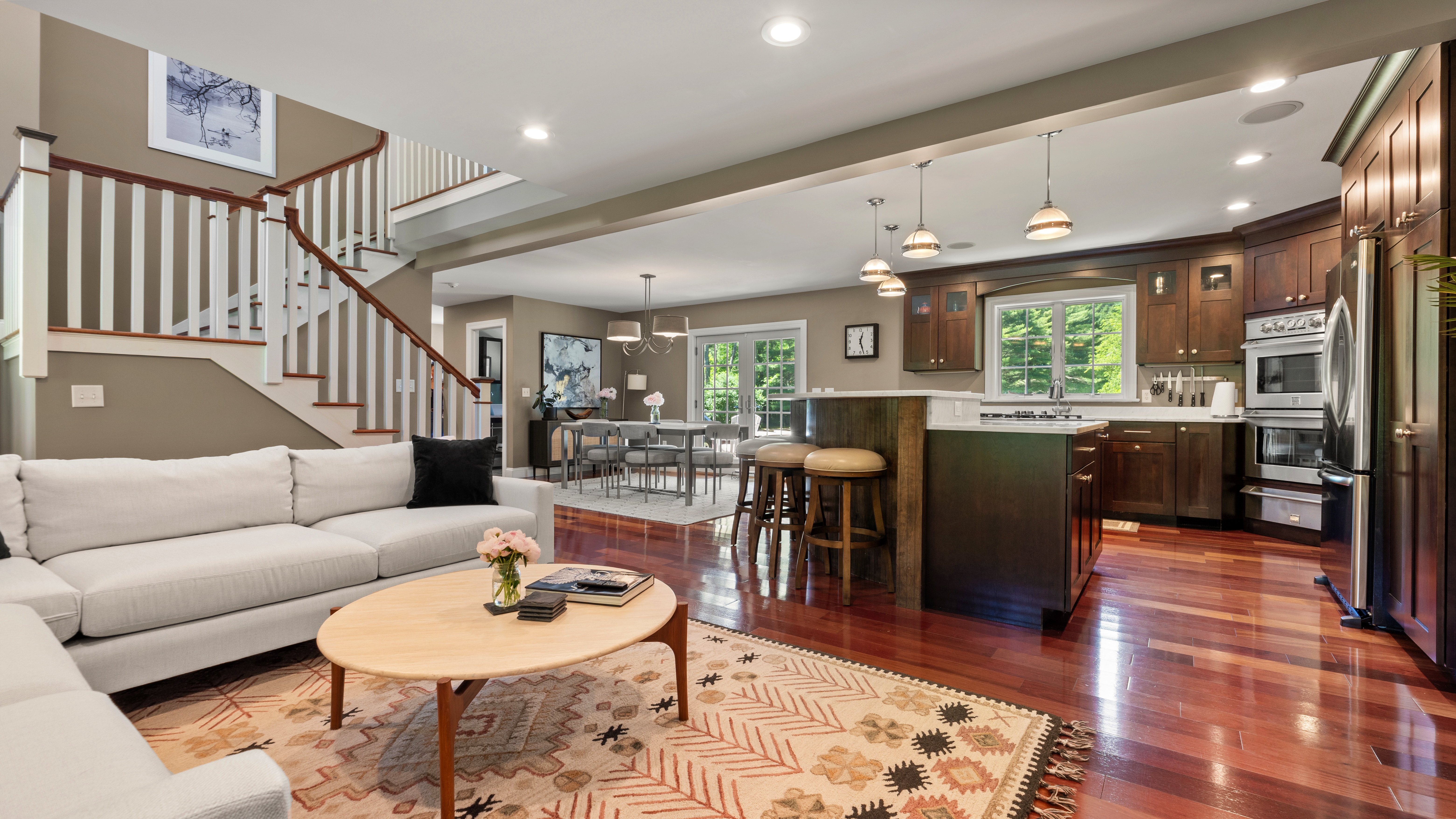  2008 4-Bed, 4-Bath Classic Home with Open Floor Plan and 3 Levels of Living Spac - 物件實景