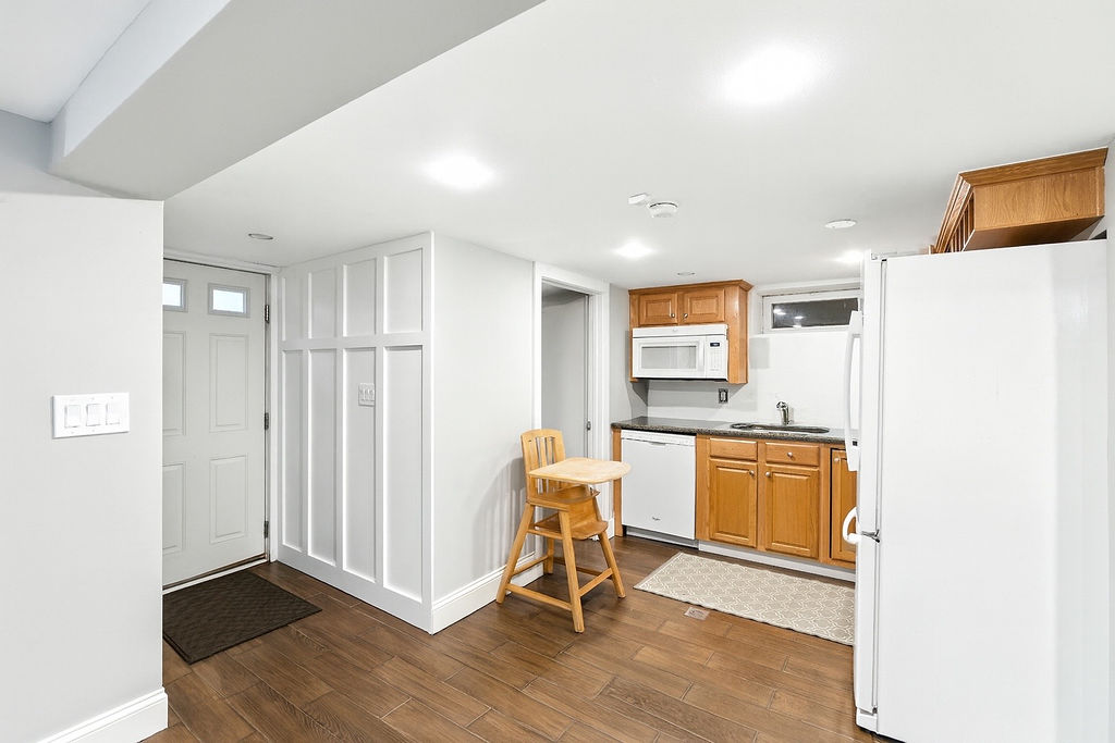 Howard Beach, New York, 11414, United States, 4 Bedrooms Bedrooms, ,4 BathroomsBathrooms,Residential,For Sale,1984168