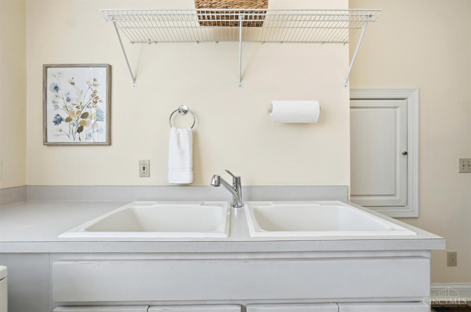 Anderson Twp, Ohio, 45230, United States, 5 Bedrooms Bedrooms, ,6 BathroomsBathrooms,Residential,For Sale,1988245