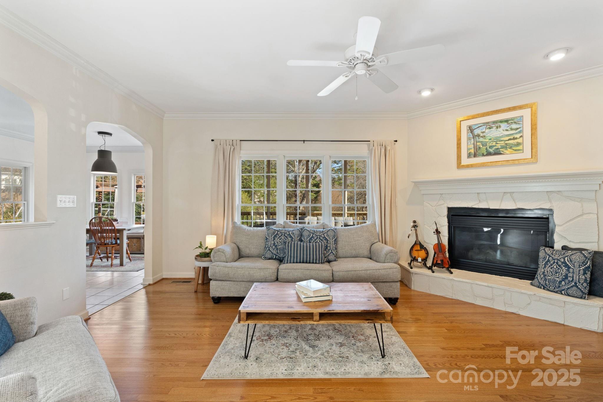 Winston Salem, North Carolina, 27106, United States, 4 Bedrooms Bedrooms, ,3 BathroomsBathrooms,Residential,For Sale,1998924