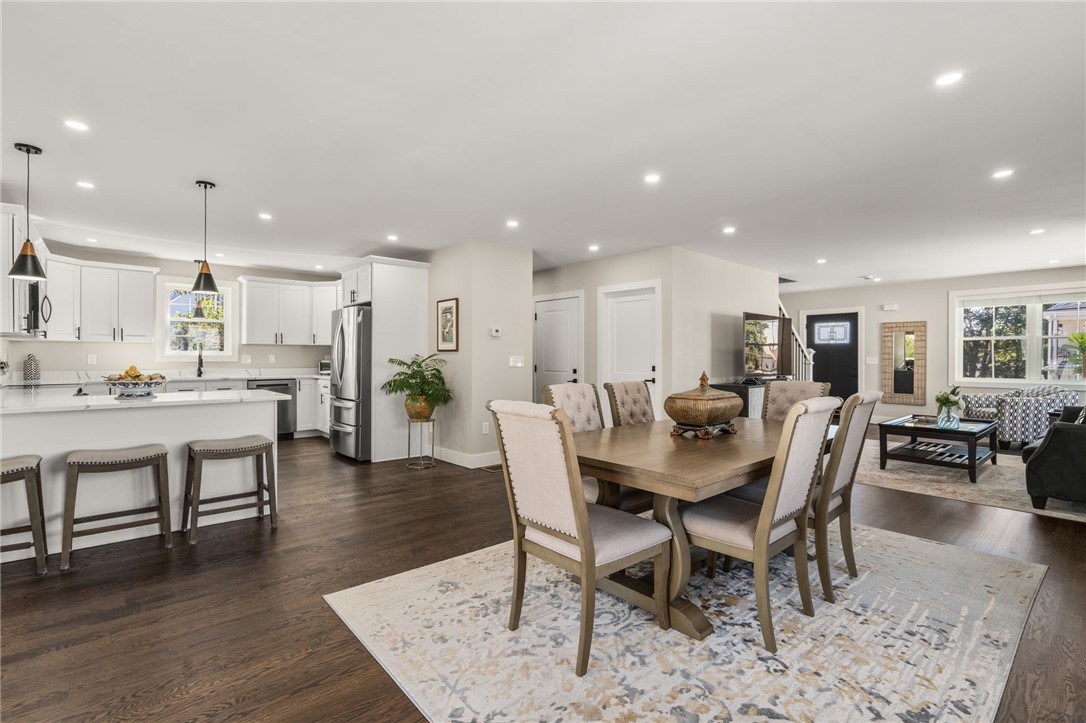 East Providence, Rhode Island, 02914, United States, 4 Bedrooms Bedrooms, ,3 BathroomsBathrooms,Residential,For Sale,1941827