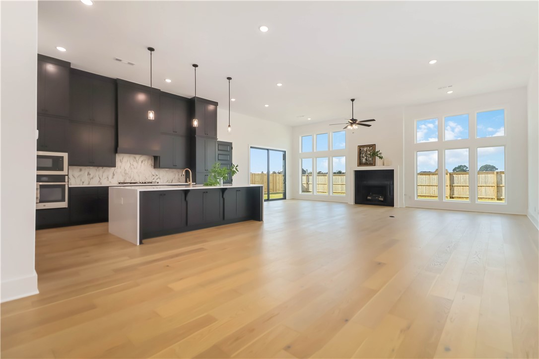 Bentonville, Arkansas, 72713, United States, 4 Bedrooms Bedrooms, ,3 BathroomsBathrooms,Residential,For Sale,1989586