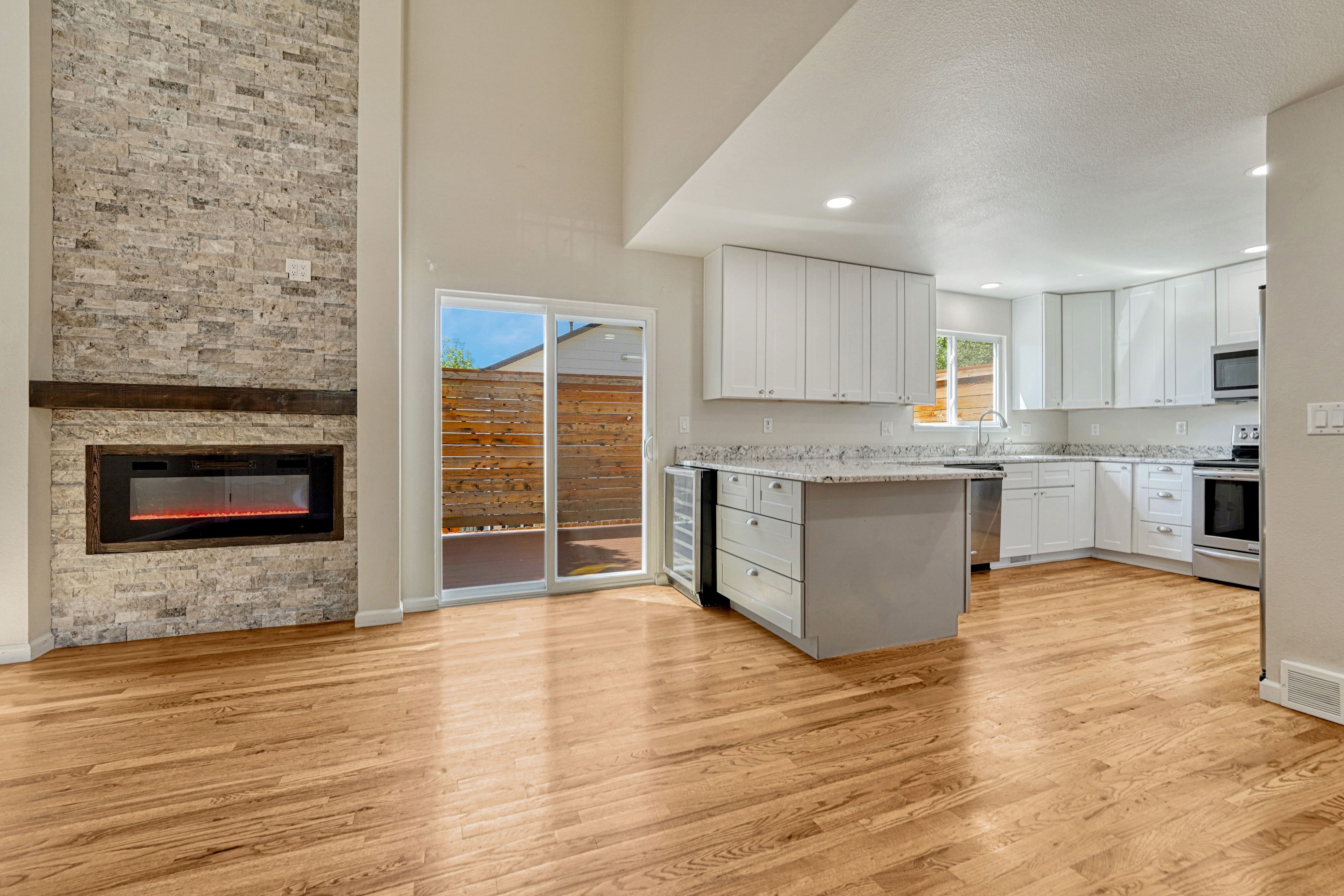  Hardwood Flooring and Mountain Views in 80919 - 物件實景