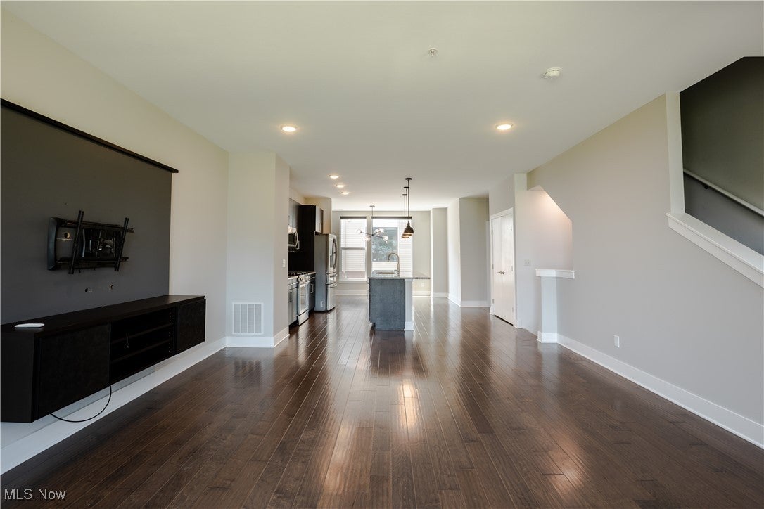Cleveland, Ohio, 44102, United States, 3 Bedrooms Bedrooms, ,3 BathroomsBathrooms,Residential,For Sale,1923421