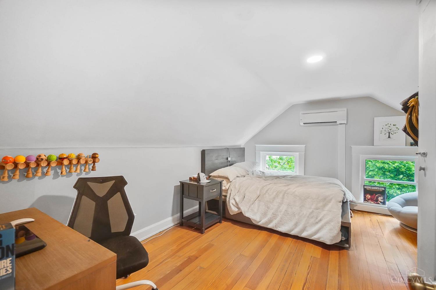 Cincinnati, Ohio, 45208, United States, 5 Bedrooms Bedrooms, ,5 BathroomsBathrooms,Residential,For Sale,1890144