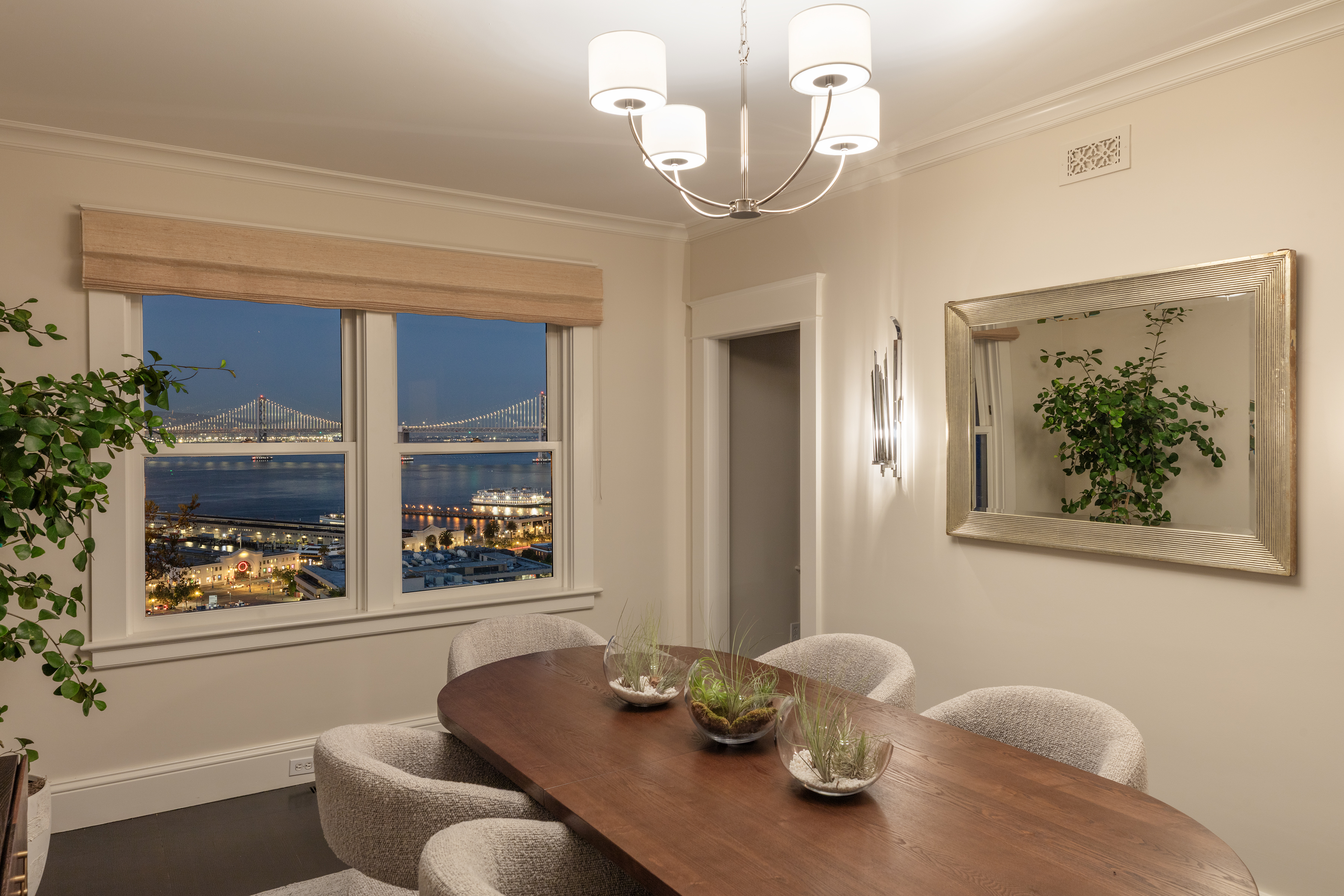  Jewel Box Home with Bridge Bay Views - 物件實景