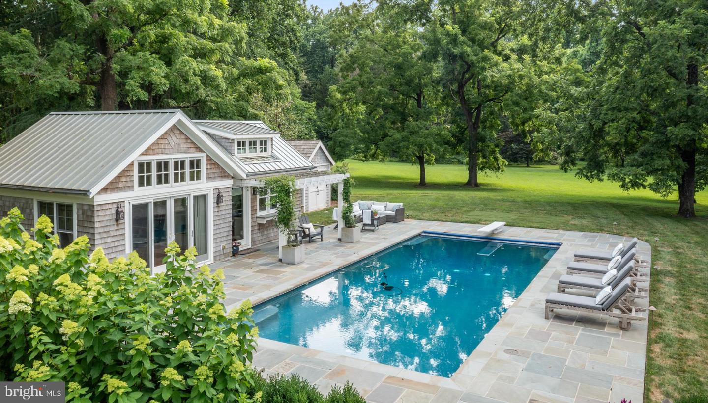 Annapolis, Maryland, 21403, United States, 5 Bedrooms Bedrooms, ,4 BathroomsBathrooms,Residential,For Sale,1895368