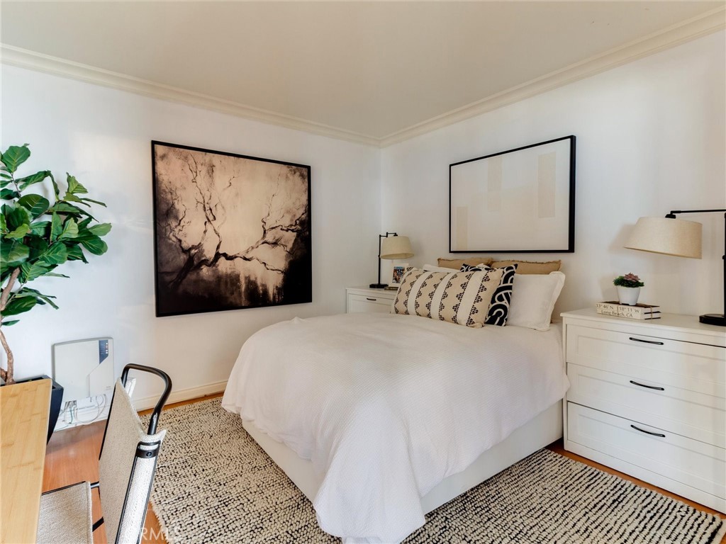 Long Beach, California, 90802, United States, 2 Bedrooms Bedrooms, ,Residential,For Sale,1905979