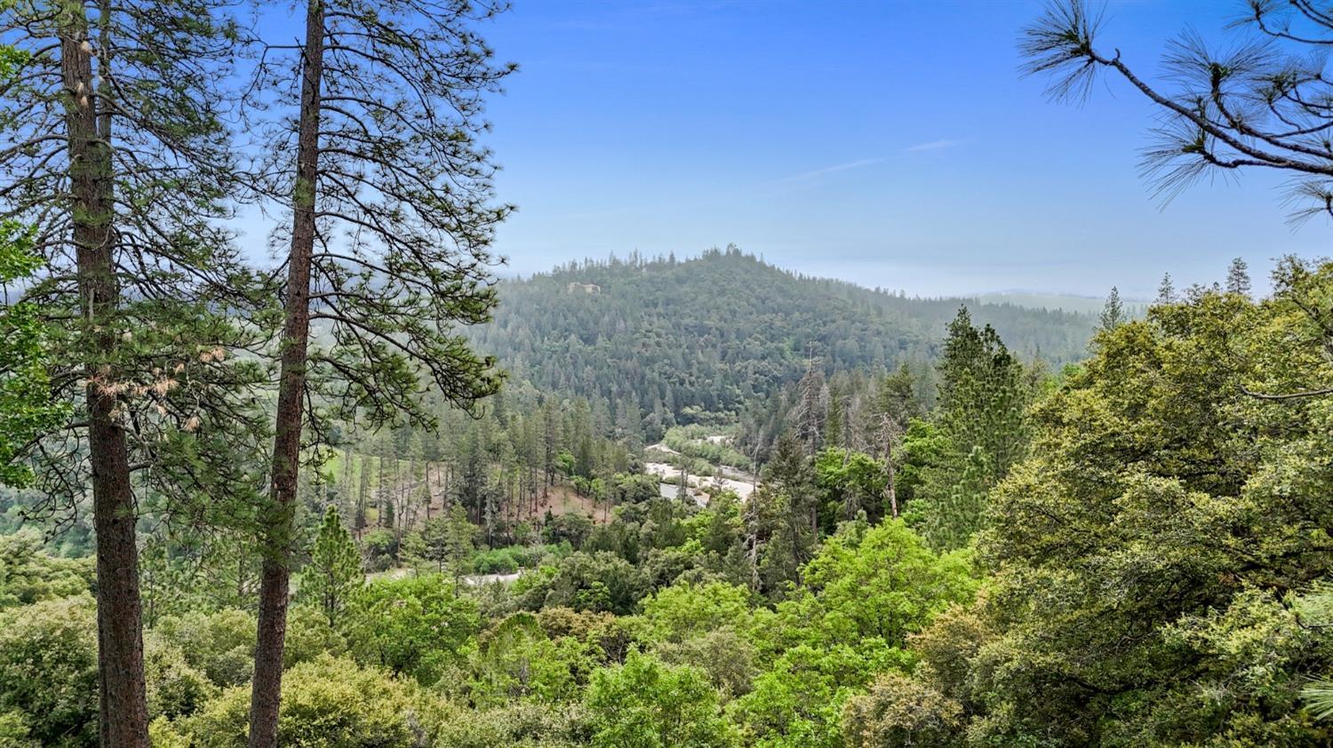 Grass Valley, California, 95949, United States, 3 Bedrooms Bedrooms, ,4 BathroomsBathrooms,Residential,For Sale,1920677