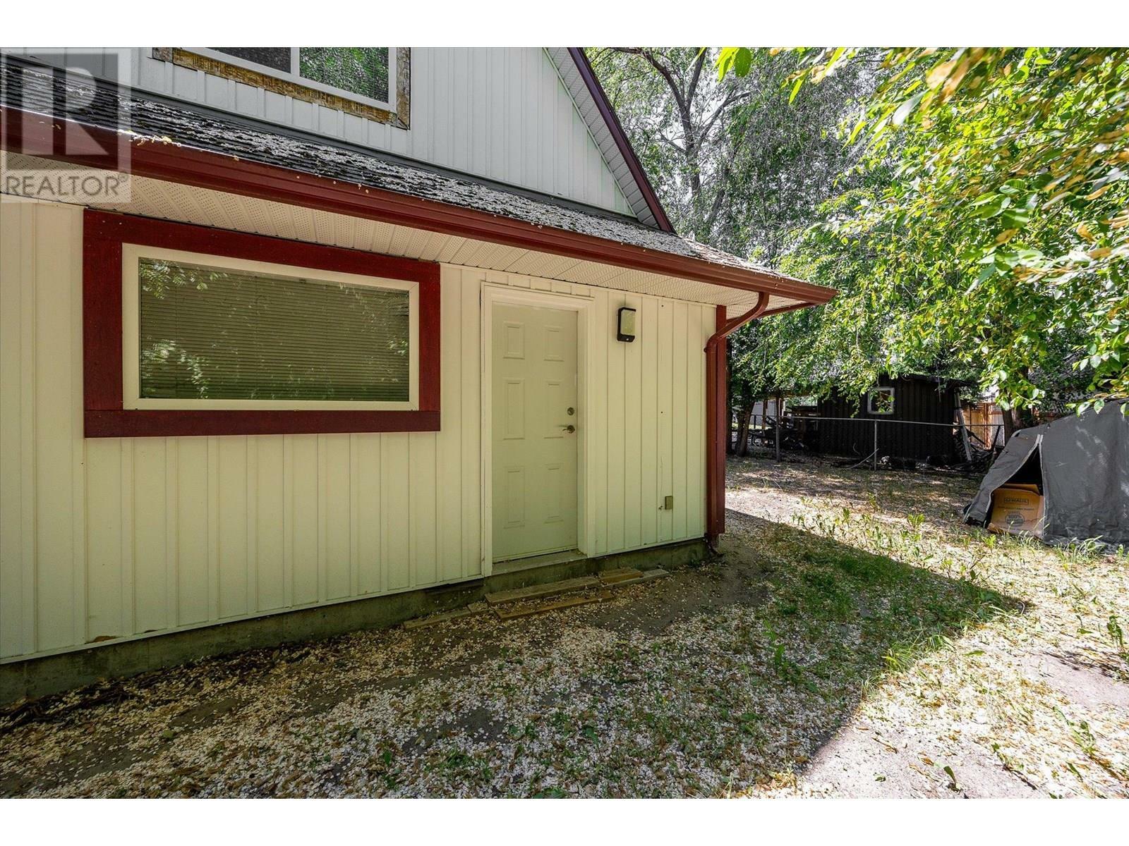 KELOWNA, British Columbia, V1Y 8H7, CA, 3 Bedrooms Bedrooms, ,1 BathroomBathrooms,Residential,For Sale,1961184