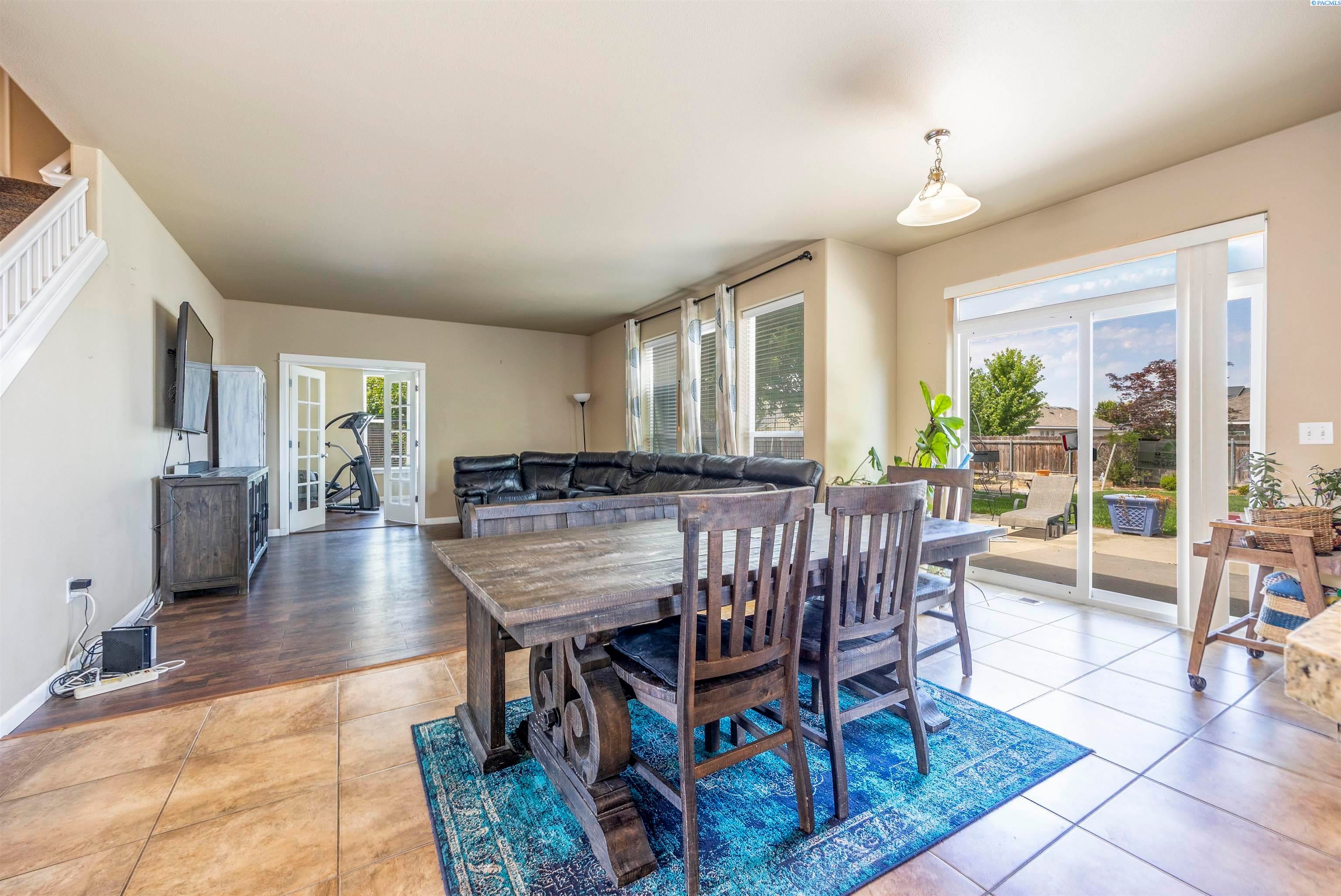 Pasco, Washington, 99301, United States, 5 Bedrooms Bedrooms, ,3 BathroomsBathrooms,Residential,For Sale,1921560