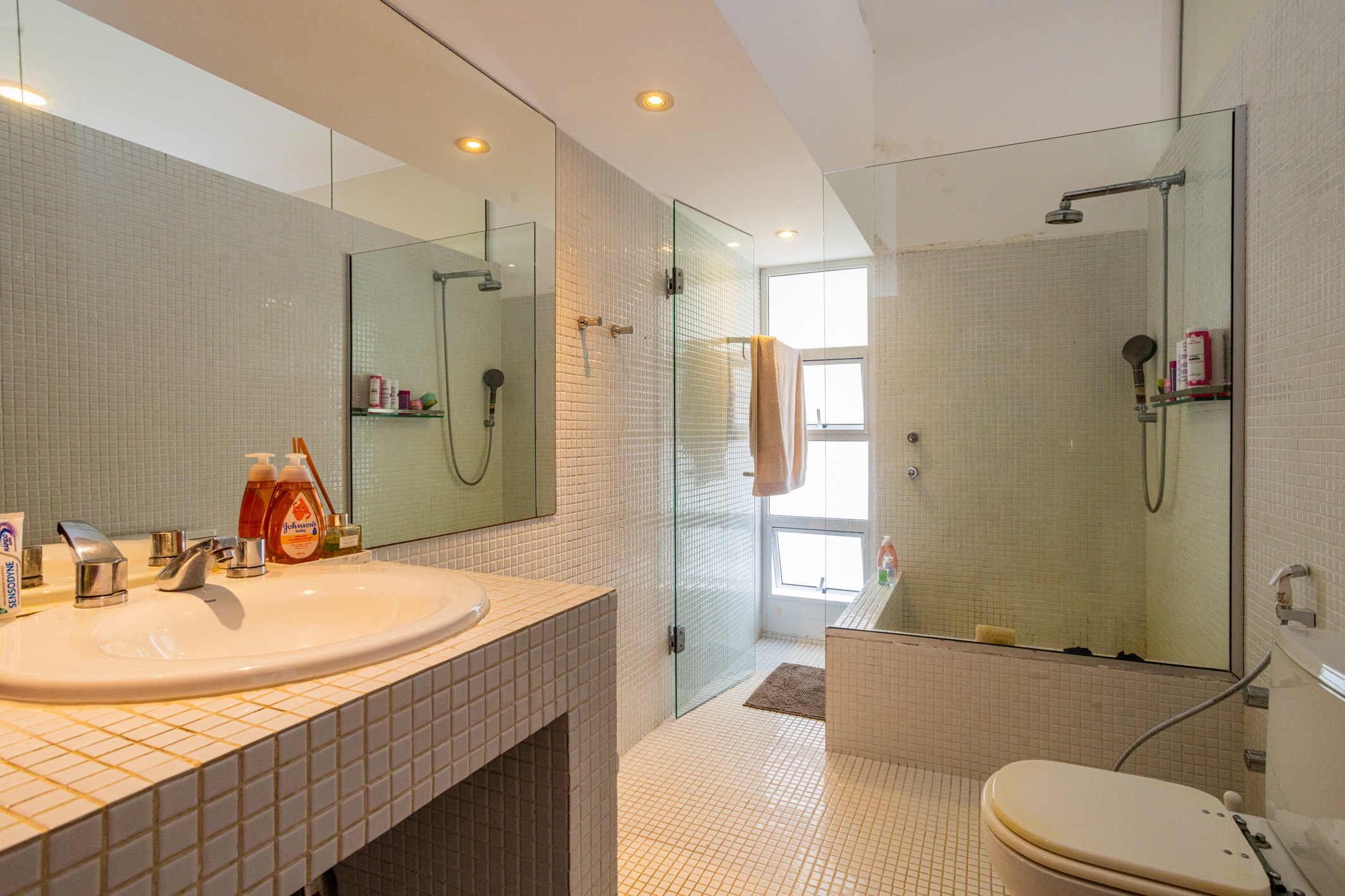  Modernist house with four suites and pool in Jardim Pernambuco - 物件實景