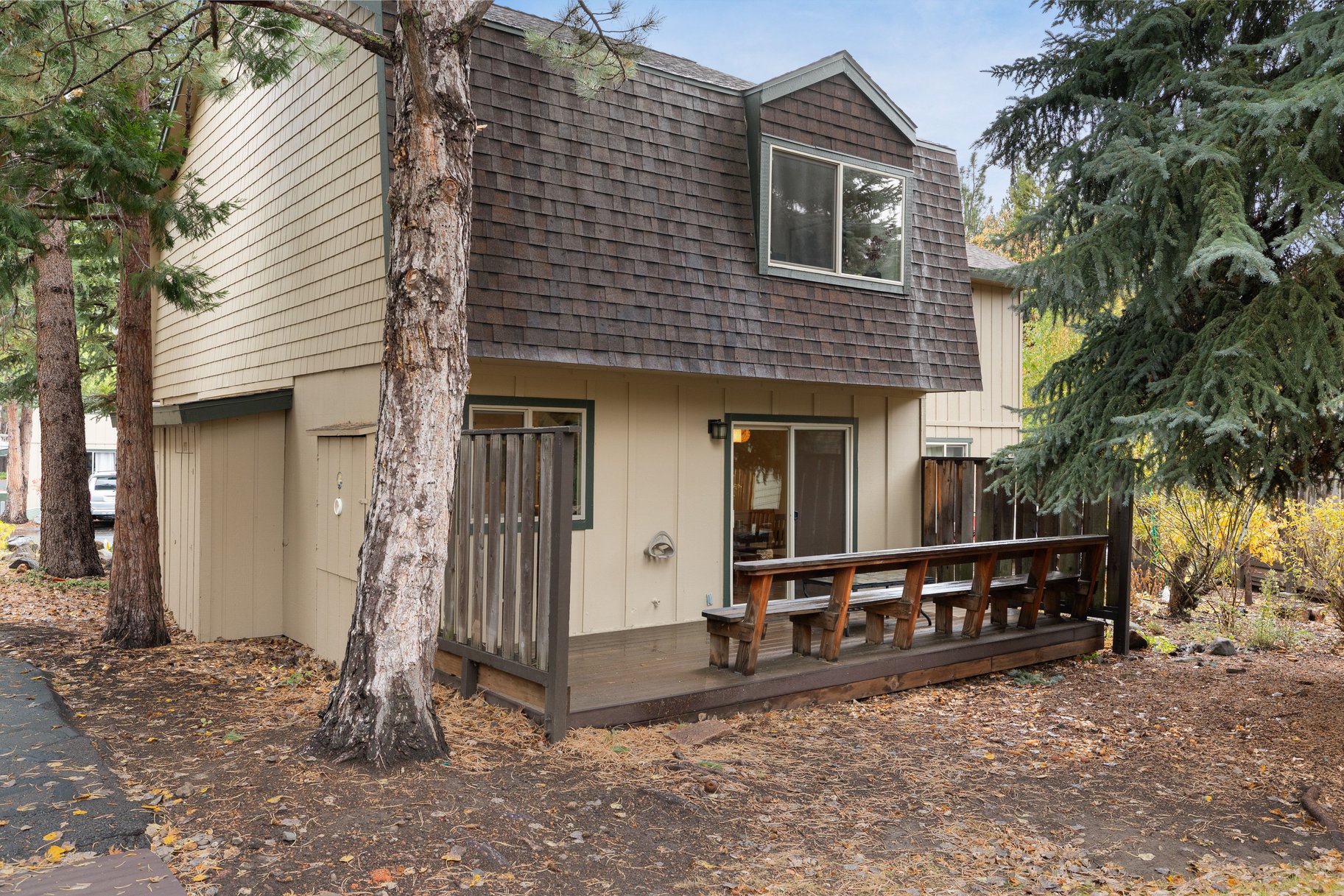  Updated and Well Located Lake Forest Glen Condo - 物件實景