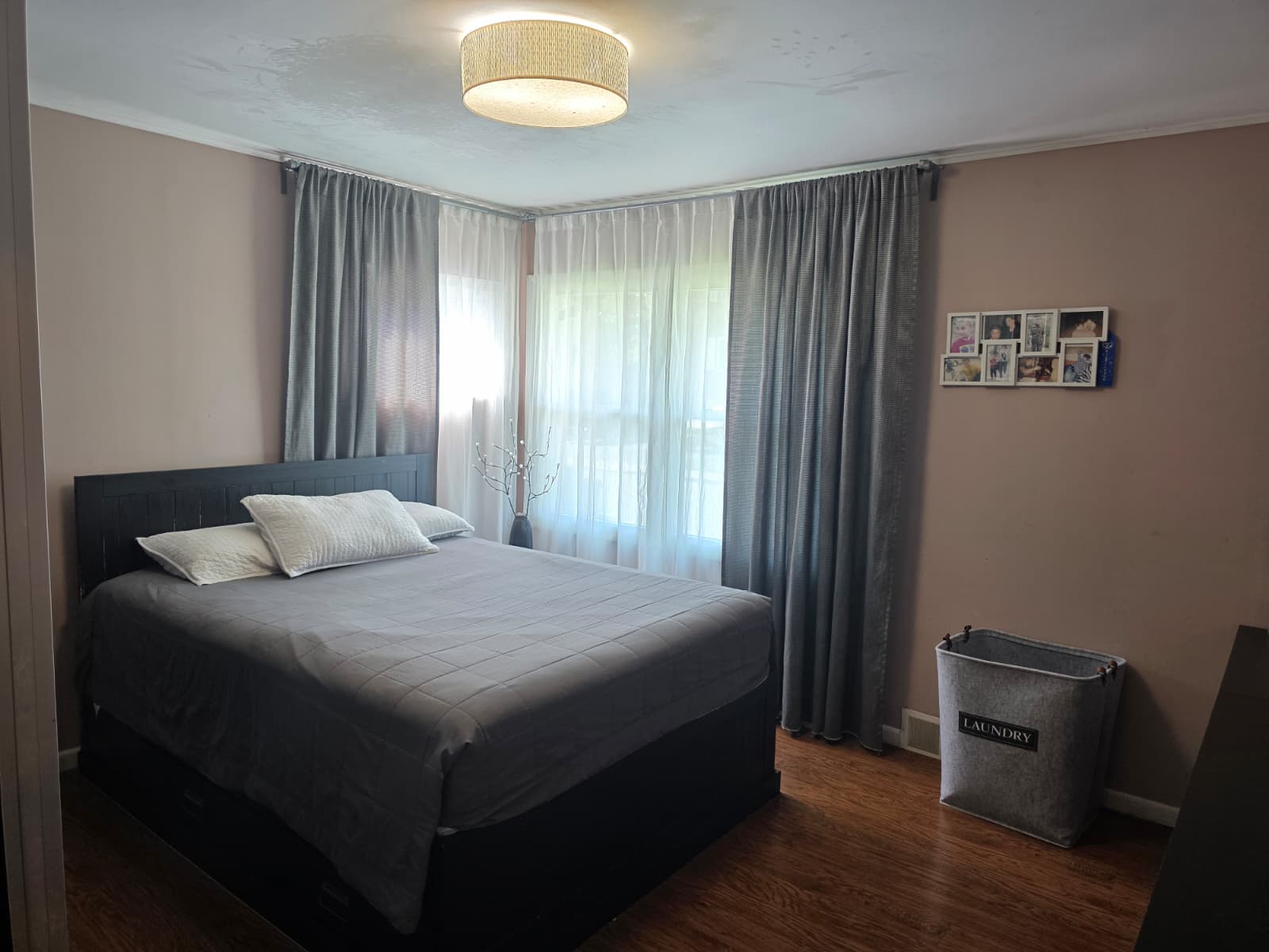 Little Ferry, New Jersey, 07643, United States, 4 Bedrooms Bedrooms, ,2 BathroomsBathrooms,Residential,For Sale,1978073