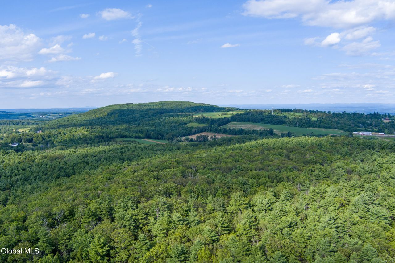 Coeymans Hollow, New York, 12046, United States, 4 Bedrooms Bedrooms, ,3 BathroomsBathrooms,Residential,For Sale,1907699