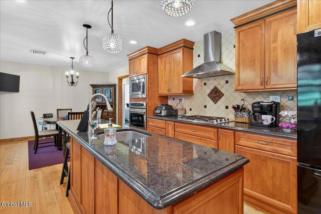 Clifton Park, New York, 12065, United States, 4 Bedrooms Bedrooms, ,3 BathroomsBathrooms,Residential,For Sale,1968691