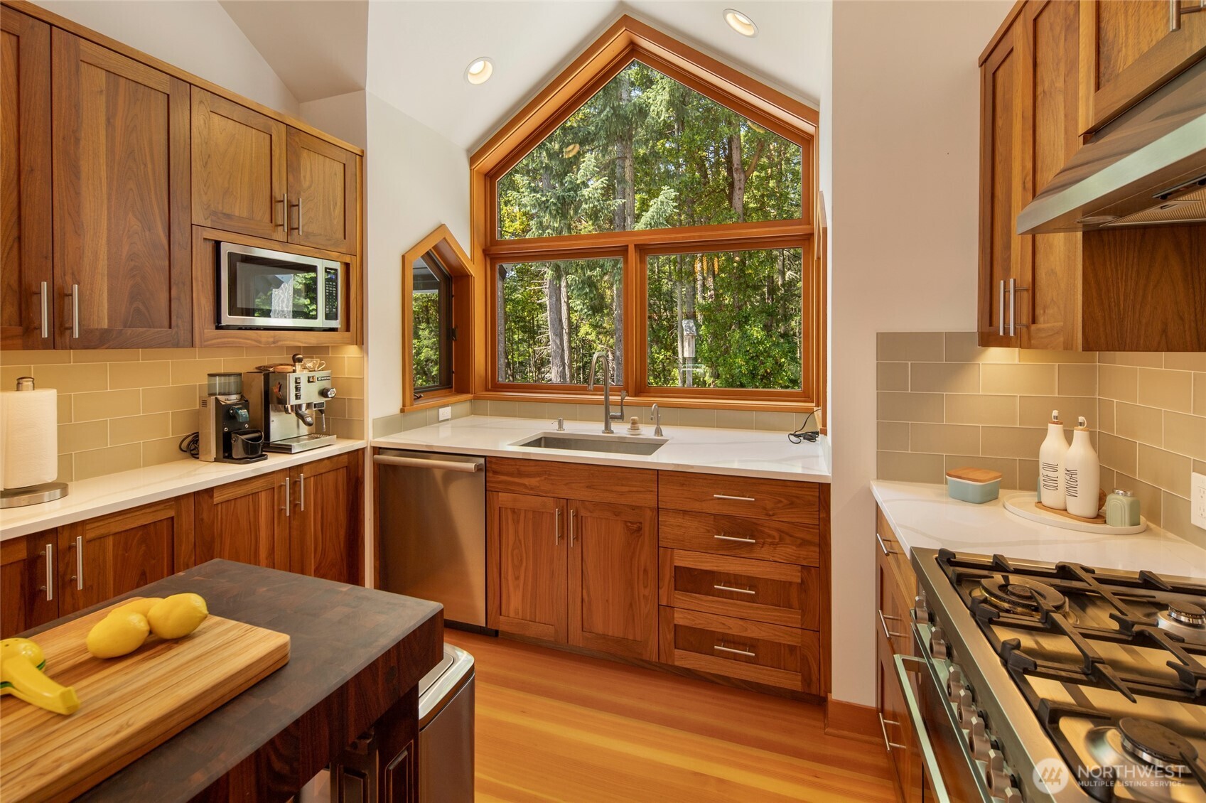 Friday Harbor, Washington, 98250, United States, 2 Bedrooms Bedrooms, ,2 BathroomsBathrooms,Residential,For Sale,1850093
