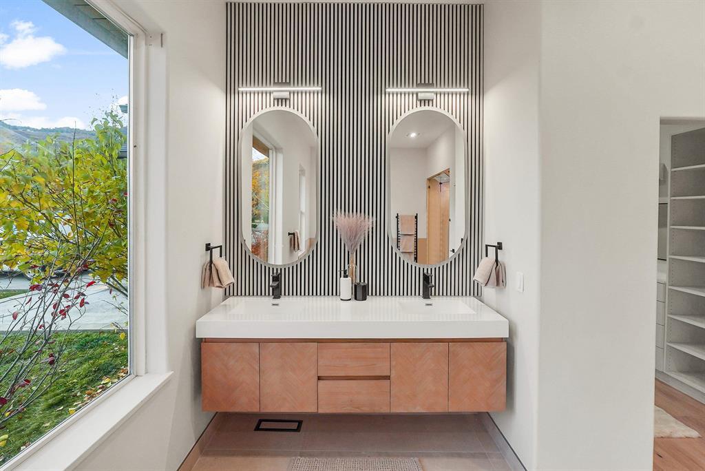 Durango, Colorado, 81301, United States, 3 Bedrooms Bedrooms, ,2 BathroomsBathrooms,Residential,For Sale,1989525