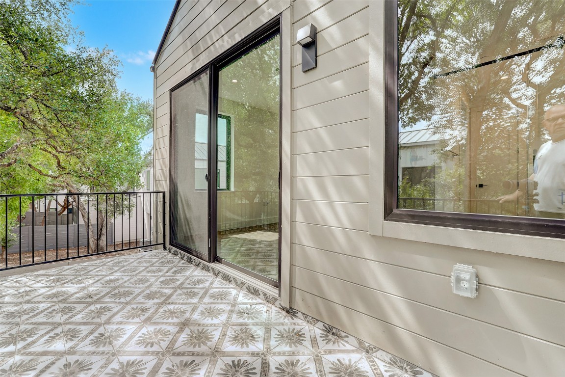 Austin, Texas, 78704, United States, 2 Bedrooms Bedrooms, ,3 BathroomsBathrooms,Residential,For Sale,1901226