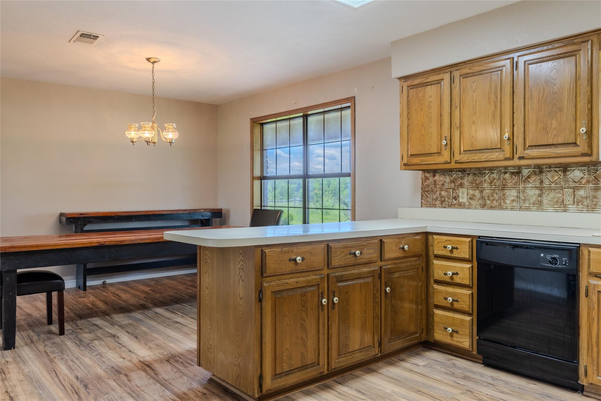 Campbell, Texas, 75442, United States, 3 Bedrooms Bedrooms, ,2 BathroomsBathrooms,Residential,For Sale,1854450