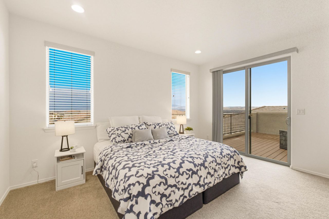 Albuquerque, New Mexico, 87120, United States, 5 Bedrooms Bedrooms, ,4 BathroomsBathrooms,Residential,For Sale,1957910