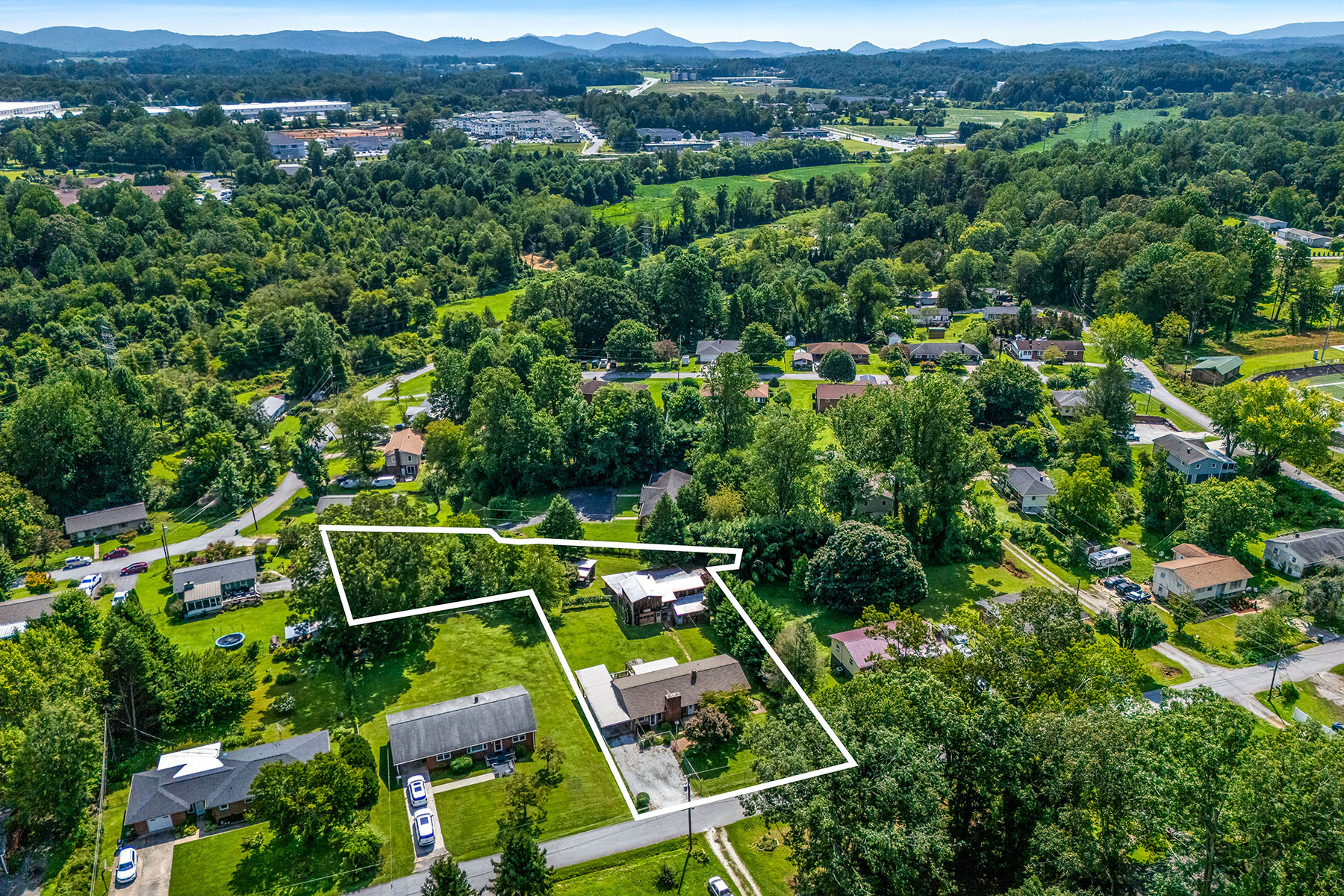  HENDERSONVILLE - 物件實景