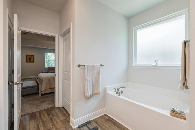 Freeport, Florida, 32439, United States, 4 Bedrooms Bedrooms, ,3 BathroomsBathrooms,Residential,For Sale,1876271