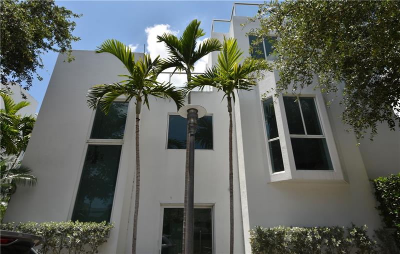 Fort Lauderdale, Florida, 33304, United States, 3 Bedrooms Bedrooms, ,4 BathroomsBathrooms,Residential,For Sale,1793977