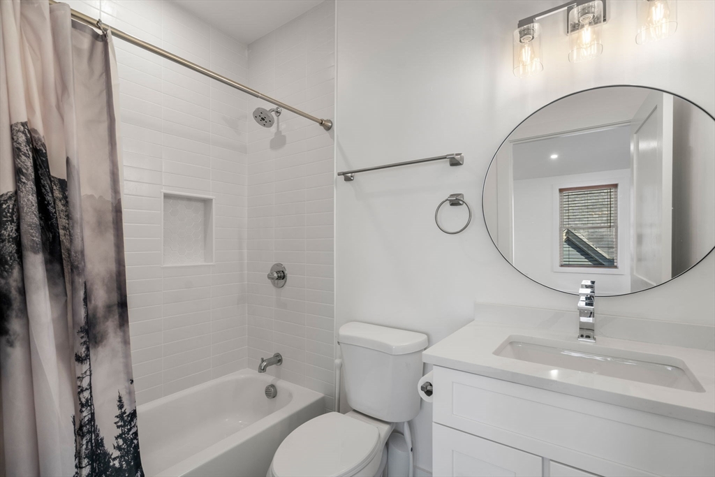 Waltham, Massachusetts, 02451, United States, 3 Bedrooms Bedrooms, ,2 BathroomsBathrooms,Residential,For Sale,1960528